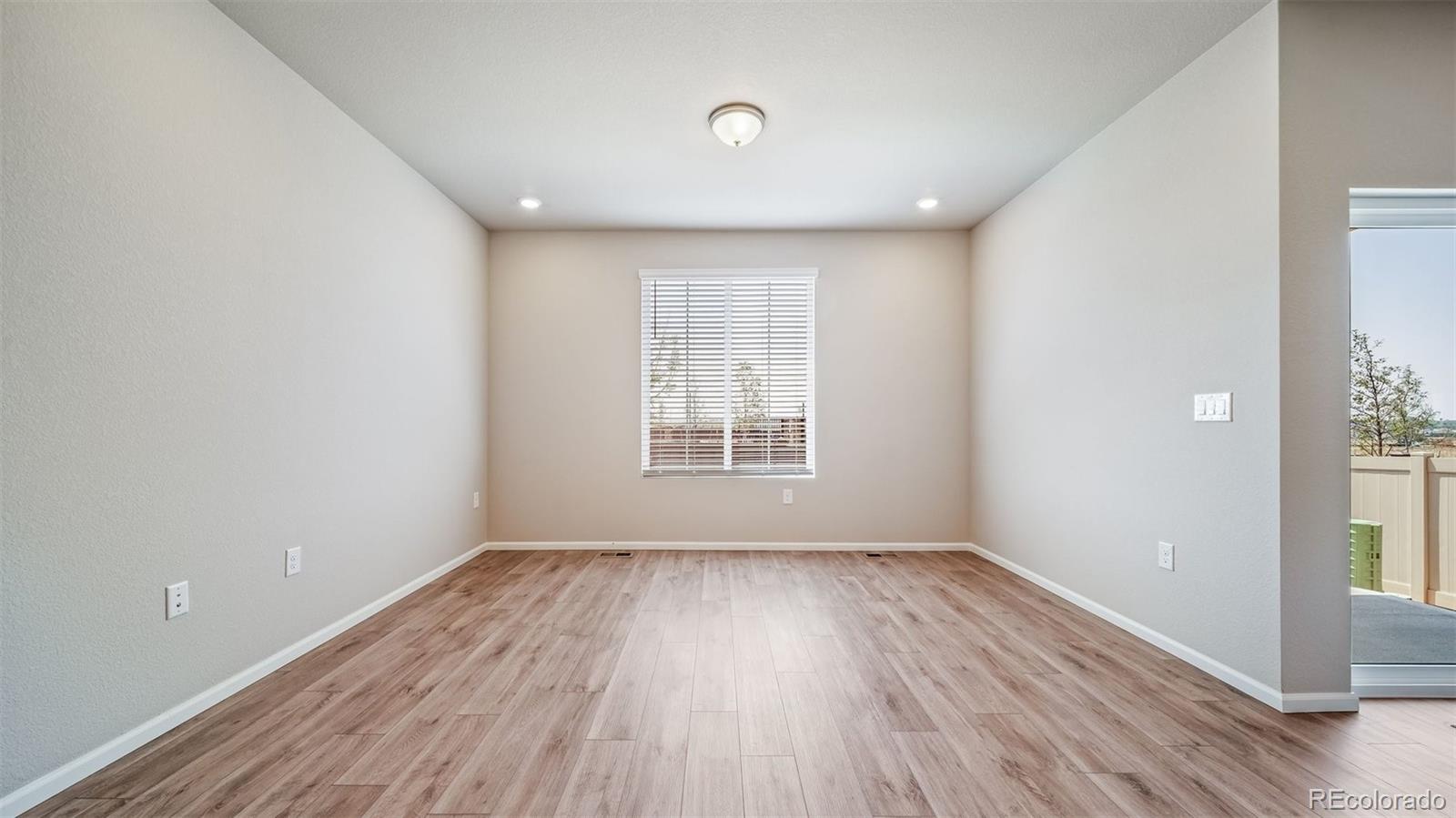 MLS Image #11 for 5004 n tempe street,aurora, Colorado