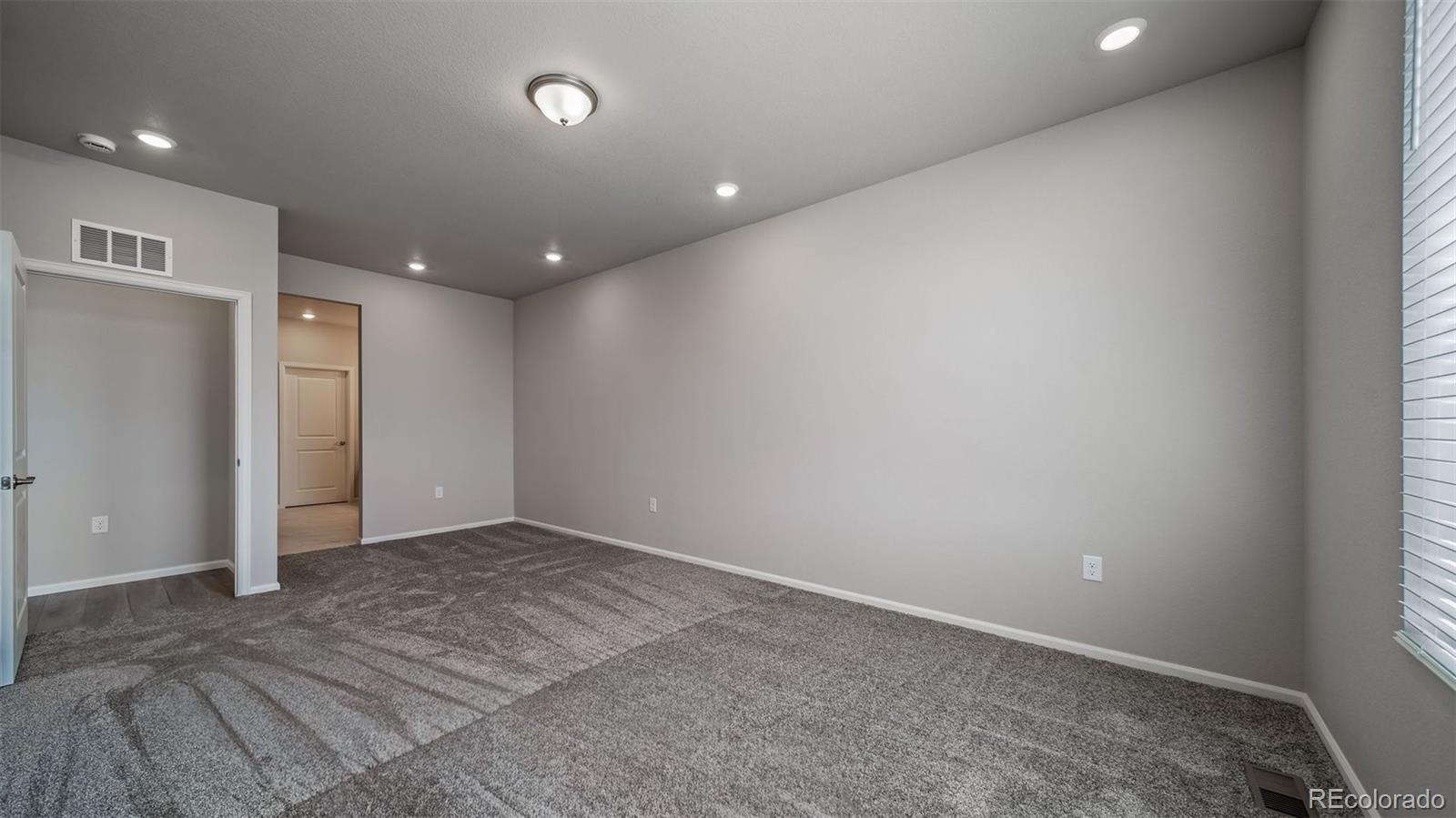 MLS Image #14 for 5004 n tempe street,aurora, Colorado