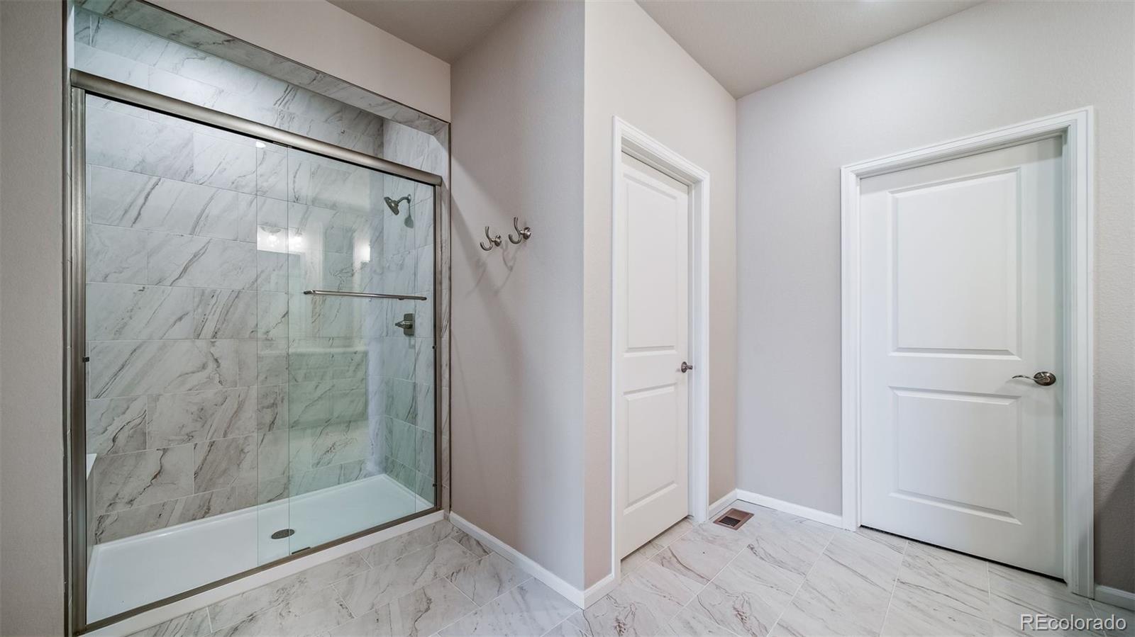 MLS Image #18 for 5004 n tempe street,aurora, Colorado