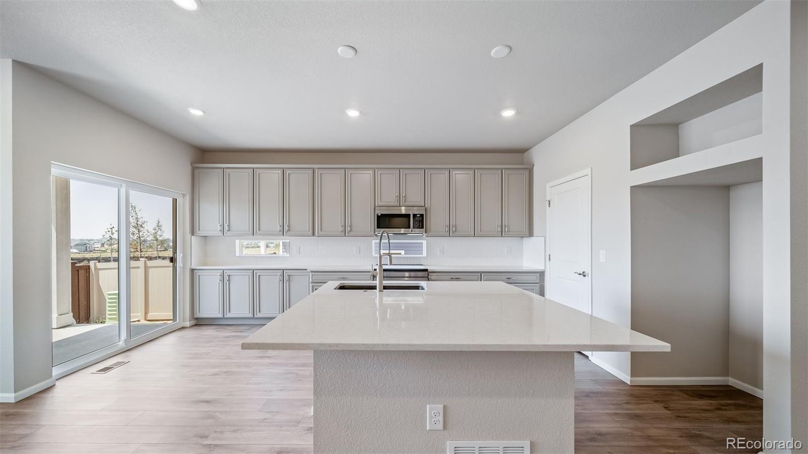 MLS Image #6 for 5004 n tempe street,aurora, Colorado