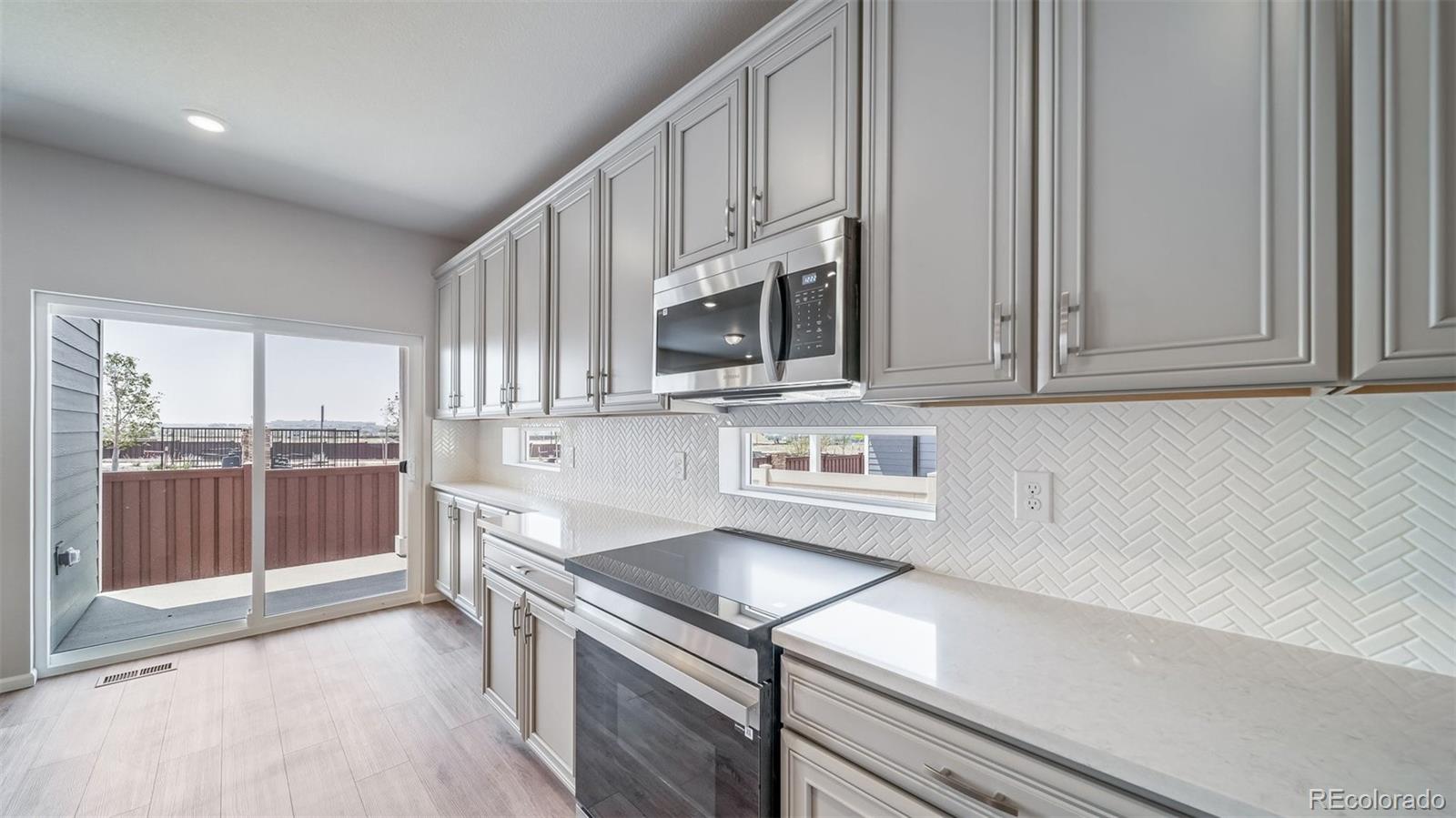 MLS Image #7 for 5004 n tempe street,aurora, Colorado