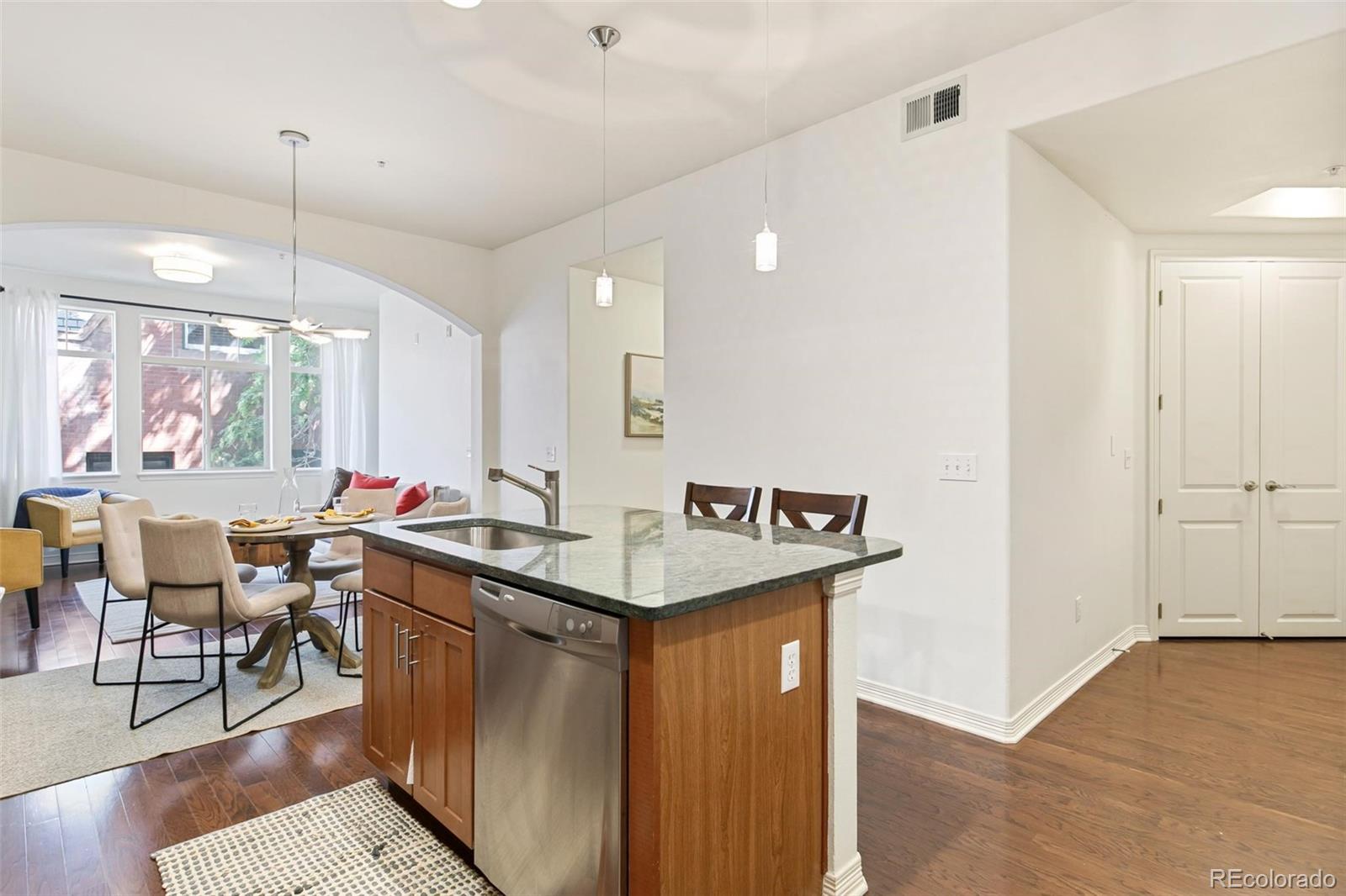 MLS Image #7 for 1100 n grant street,denver, Colorado