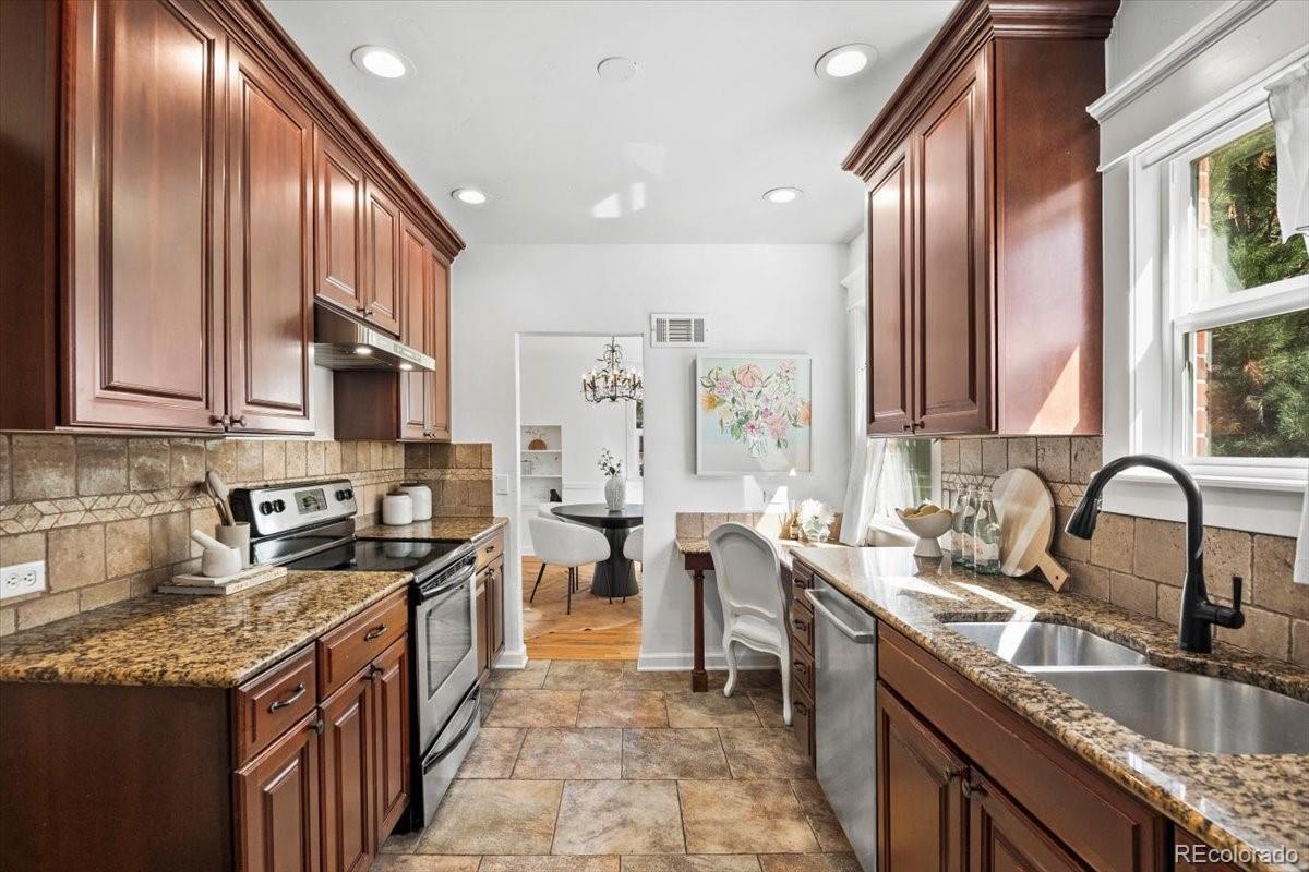 MLS Image #17 for 627  oneida street,denver, Colorado