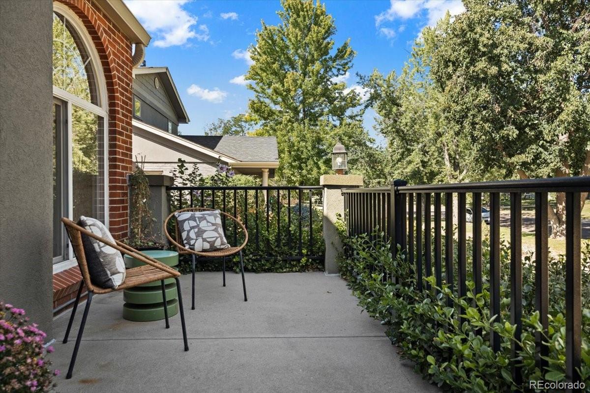 MLS Image #2 for 627  oneida street,denver, Colorado