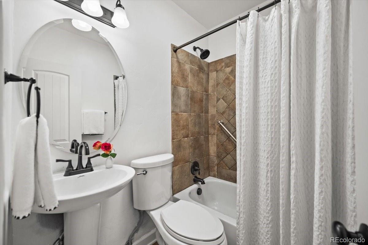 MLS Image #20 for 627  oneida street,denver, Colorado