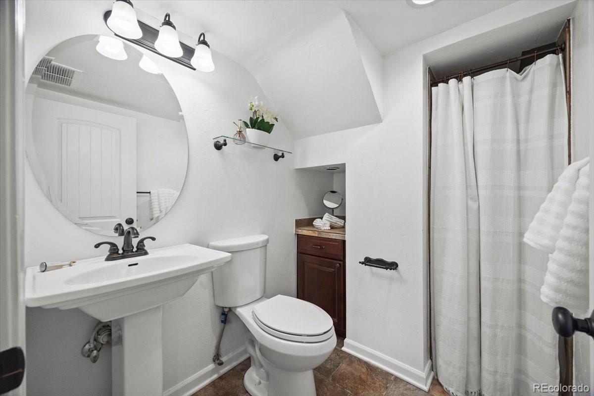 MLS Image #28 for 627  oneida street,denver, Colorado