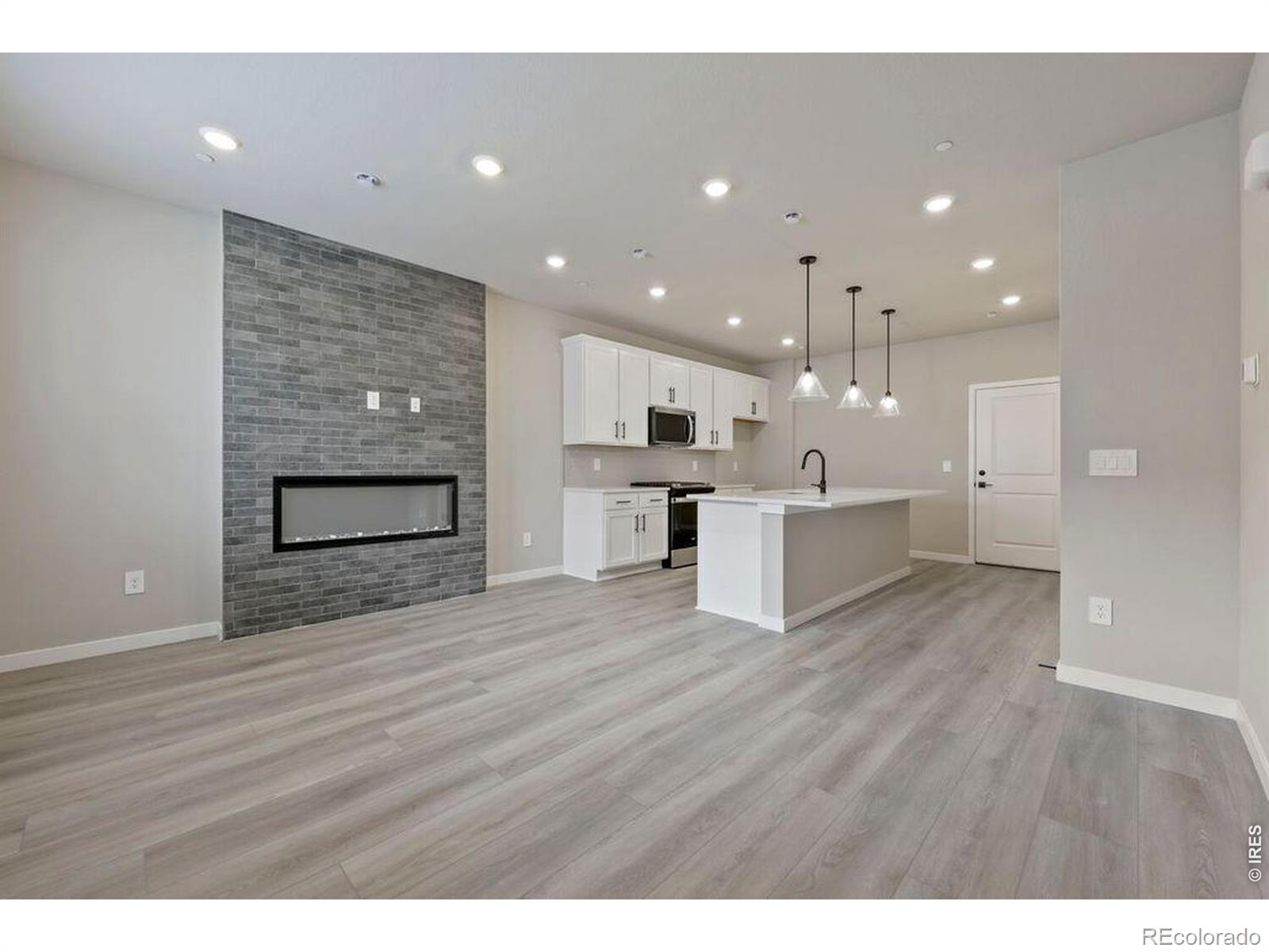 MLS Image #3 for 2833  bear springs circle,longmont, Colorado