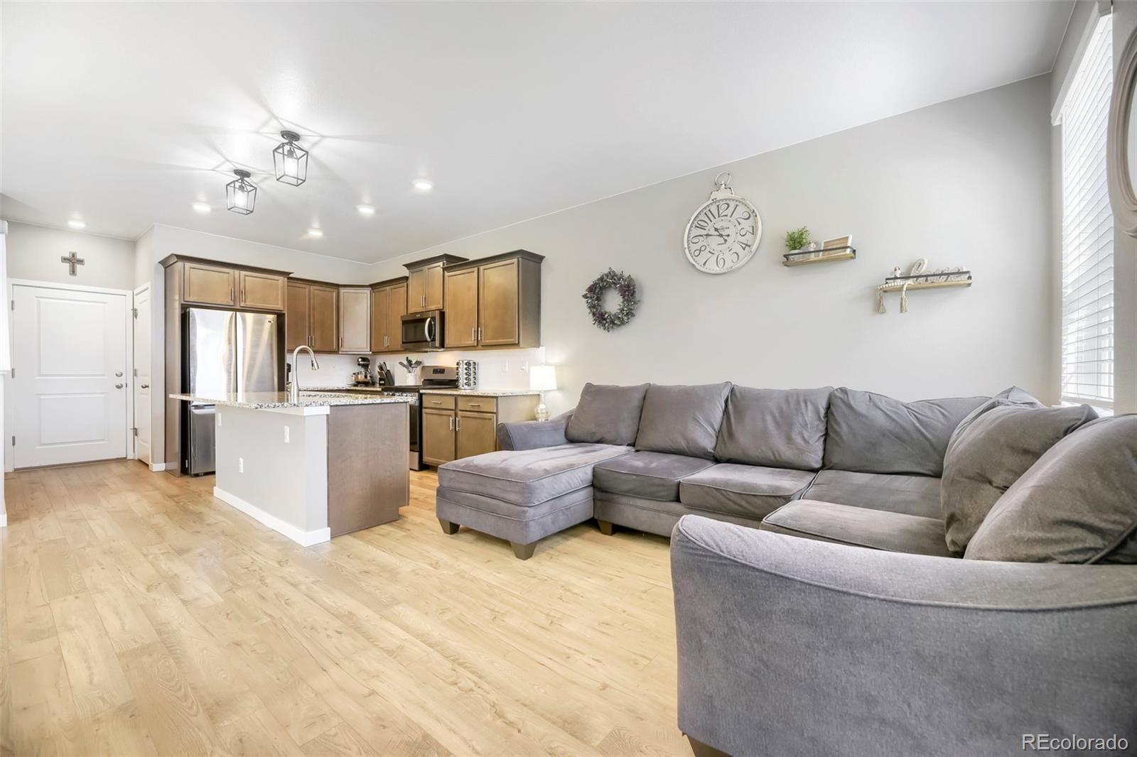 MLS Image #11 for 21843 e 8th avenue,aurora, Colorado