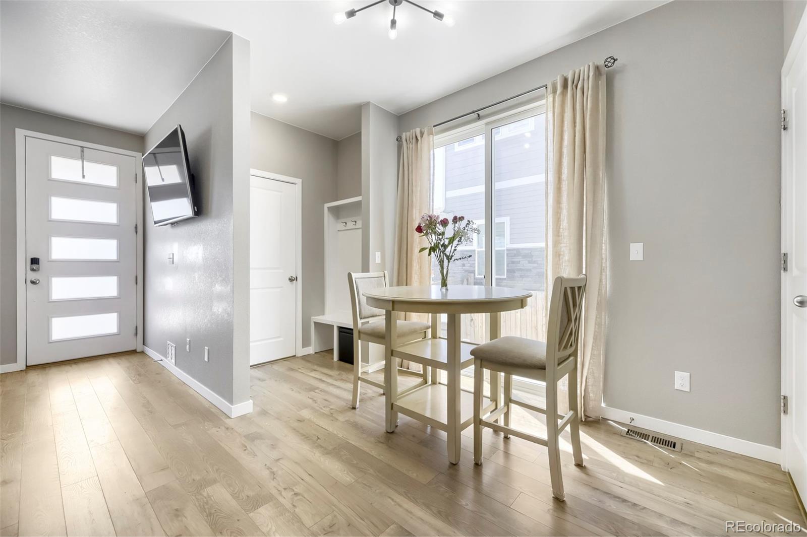 MLS Image #8 for 21843 e 8th avenue,aurora, Colorado