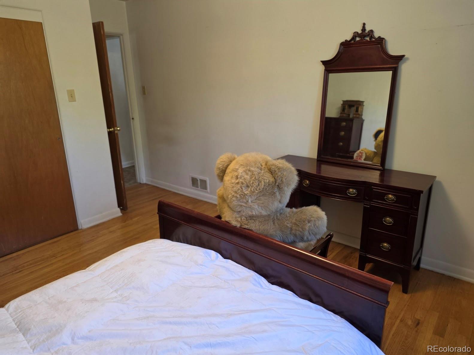 MLS Image #20 for 1150  roslyn street,denver, Colorado