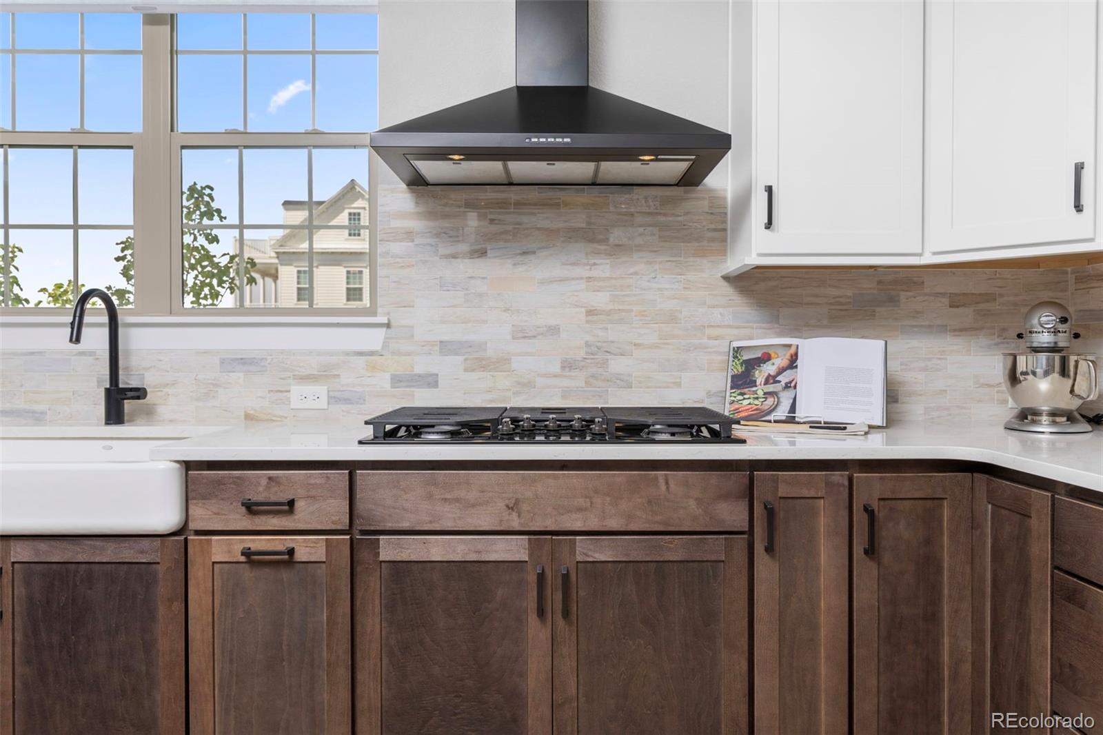 MLS Image #13 for 5974  dallas street,denver, Colorado