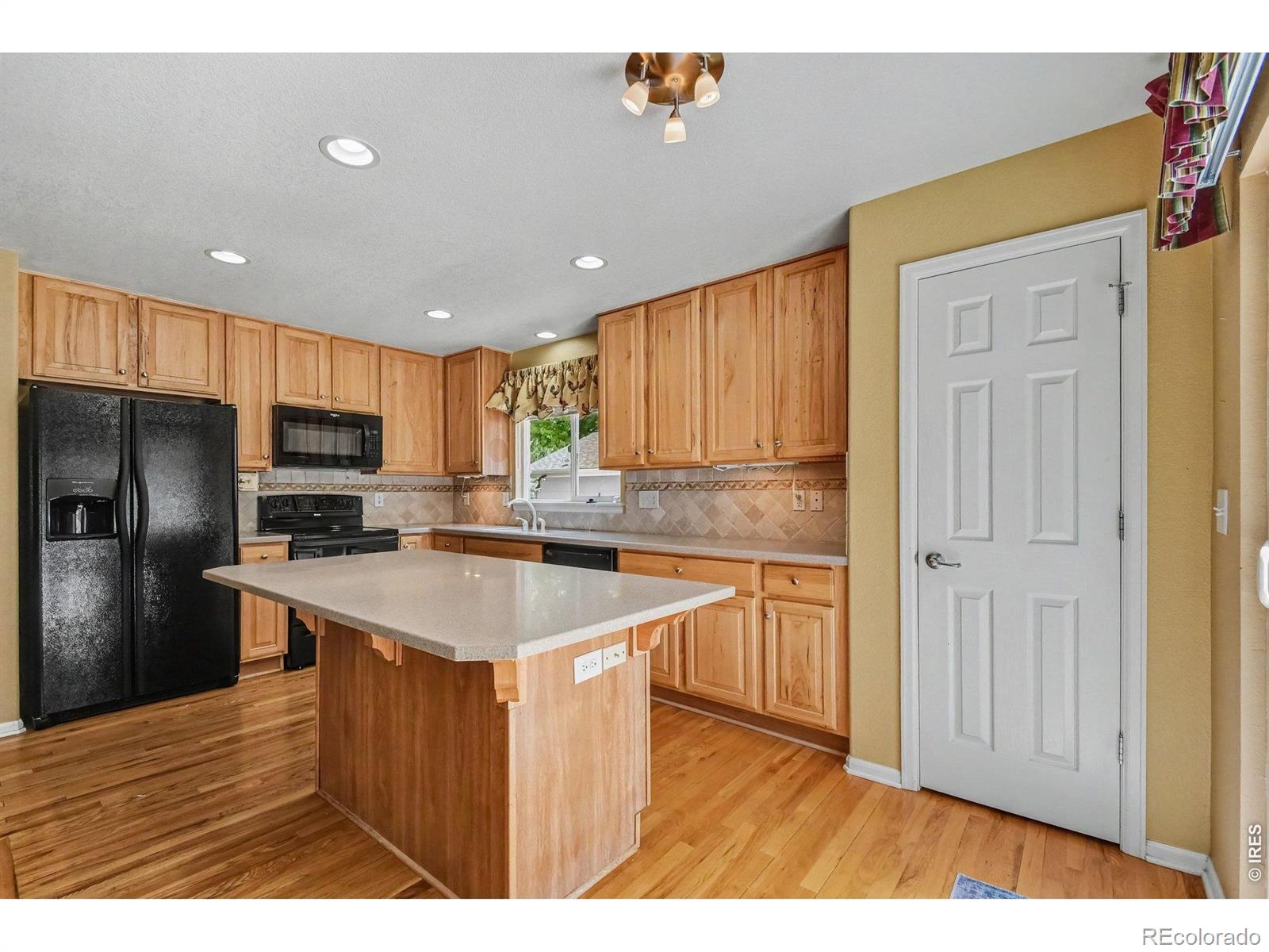 MLS Image #9 for 827  province road,fort collins, Colorado