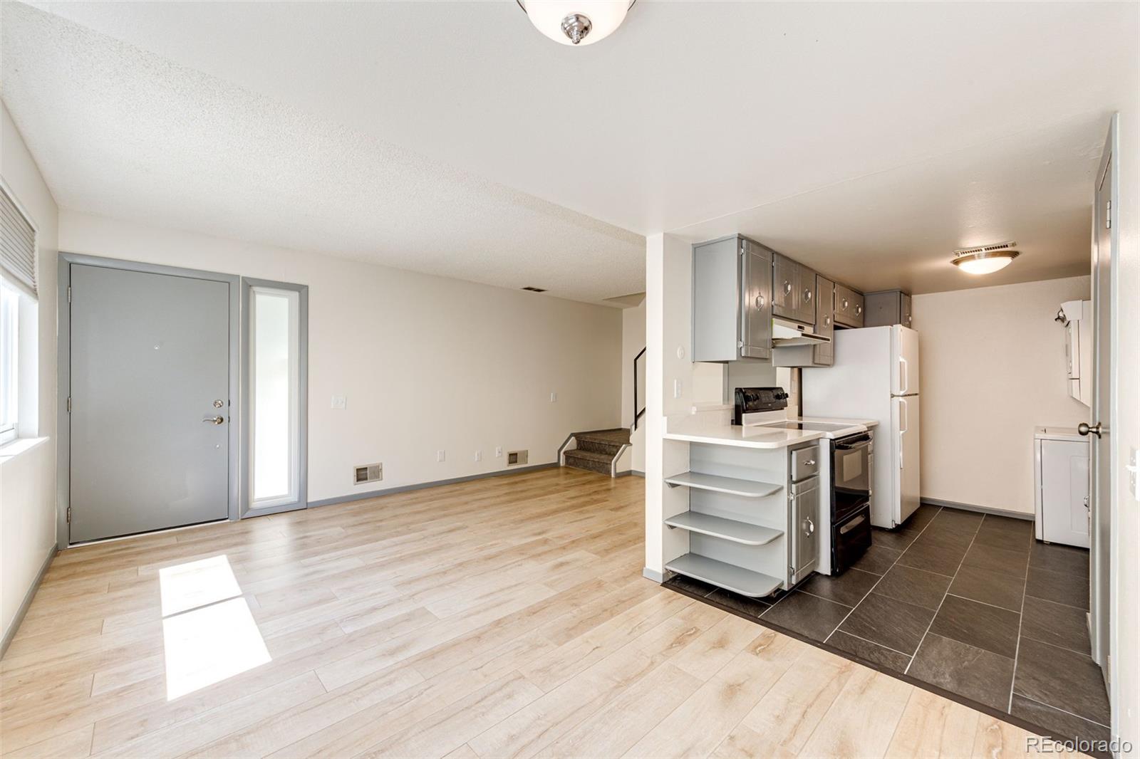 MLS Image #6 for 9005 e lehigh avenue,denver, Colorado