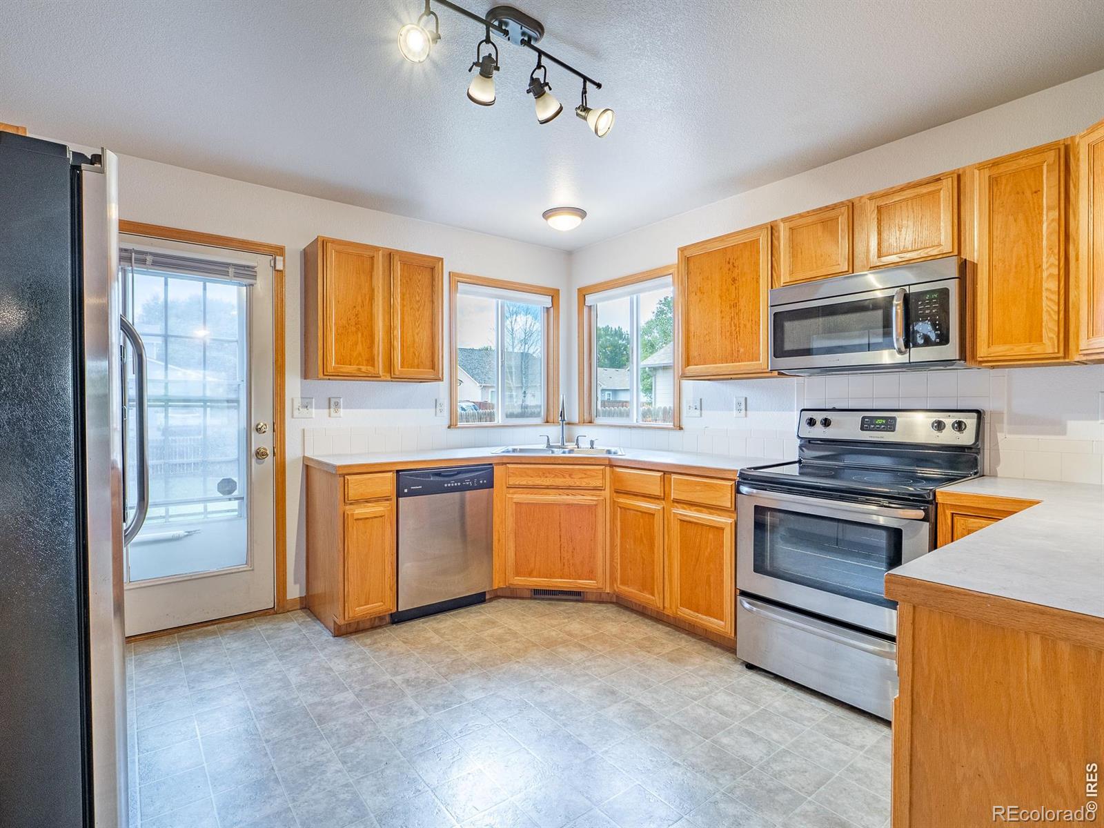 MLS Image #11 for 399  lark bunting avenue,loveland, Colorado