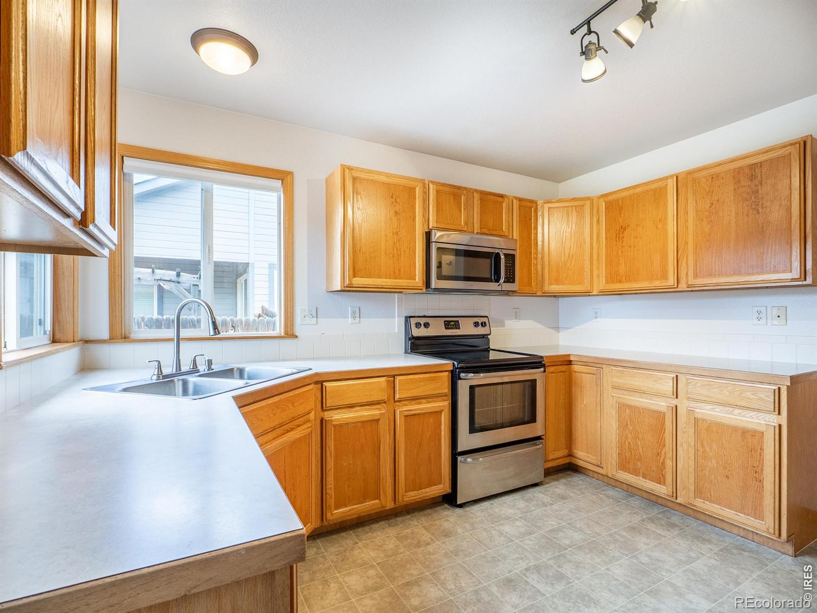 MLS Image #13 for 399  lark bunting avenue,loveland, Colorado