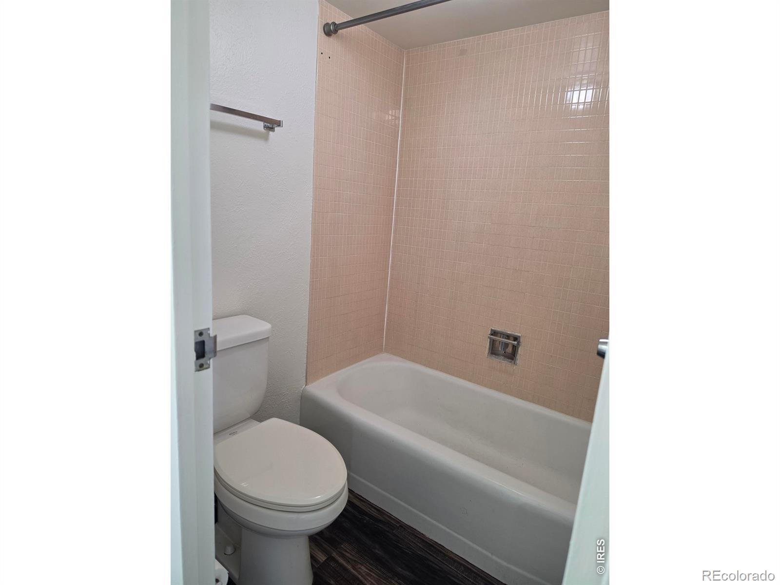 MLS Image #7 for 4800 e hale parkway,denver, Colorado