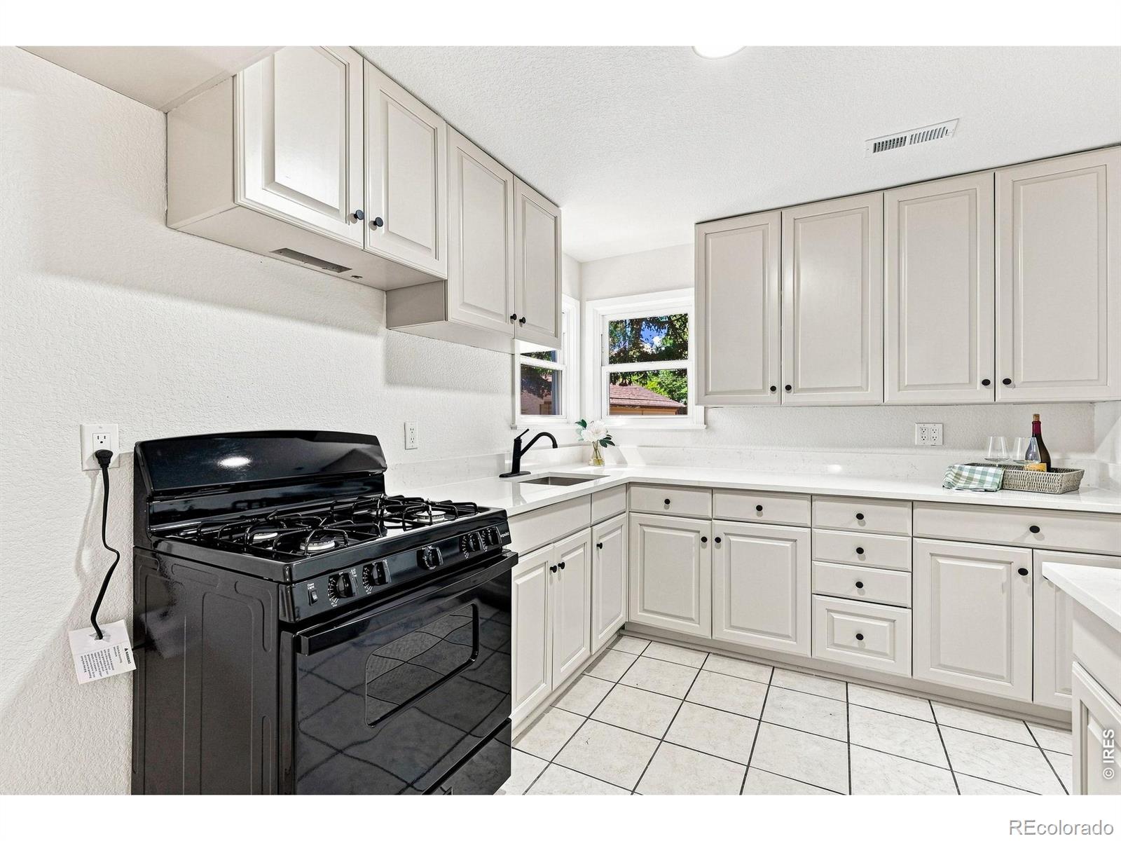 MLS Image #16 for 116 e 5th avenue,longmont, Colorado