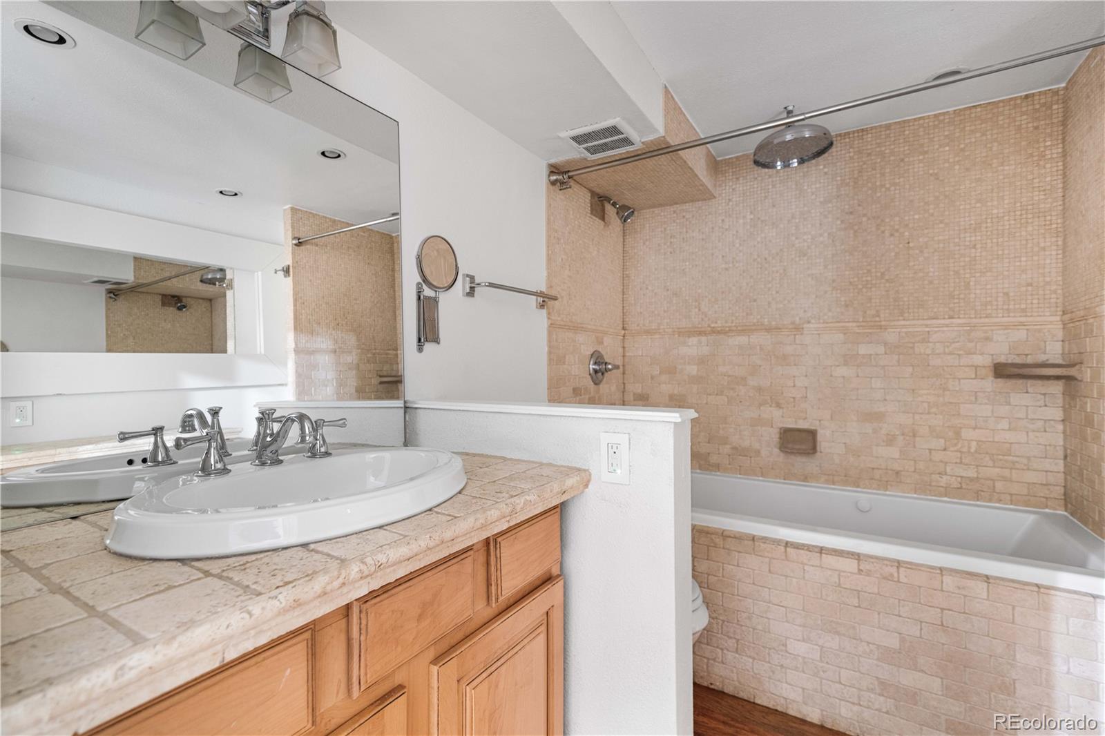 MLS Image #17 for 777 n washington street,denver, Colorado