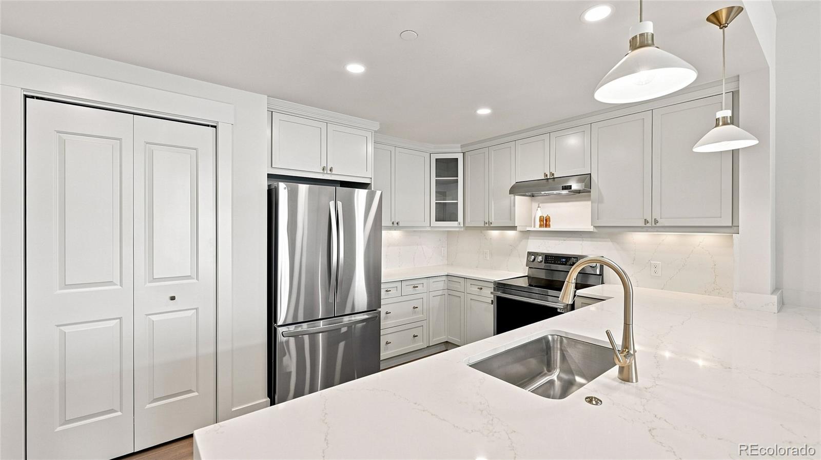 MLS Image #4 for 7220 w bonfils lane 302,denver, Colorado