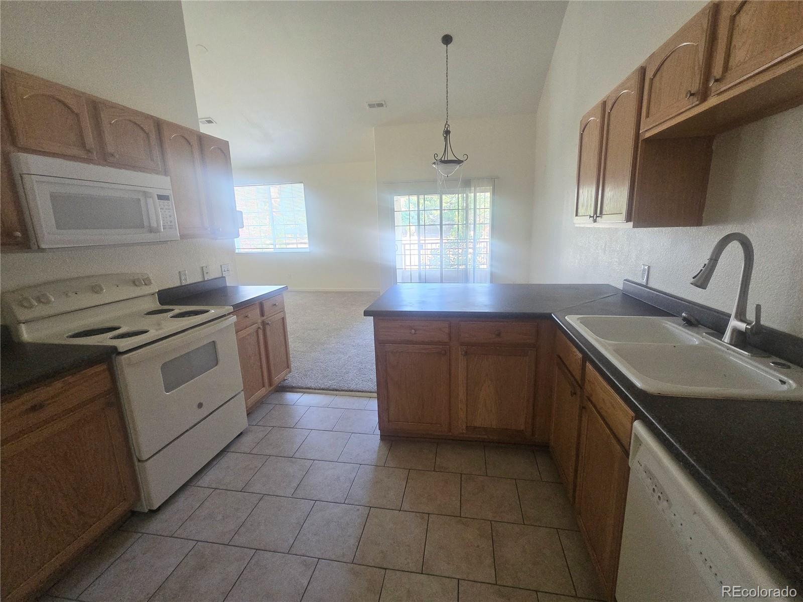 MLS Image #4 for 22675 e ontario drive,aurora, Colorado