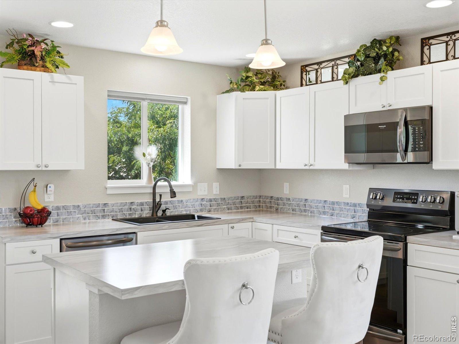 MLS Image #11 for 747  country road trail,berthoud, Colorado