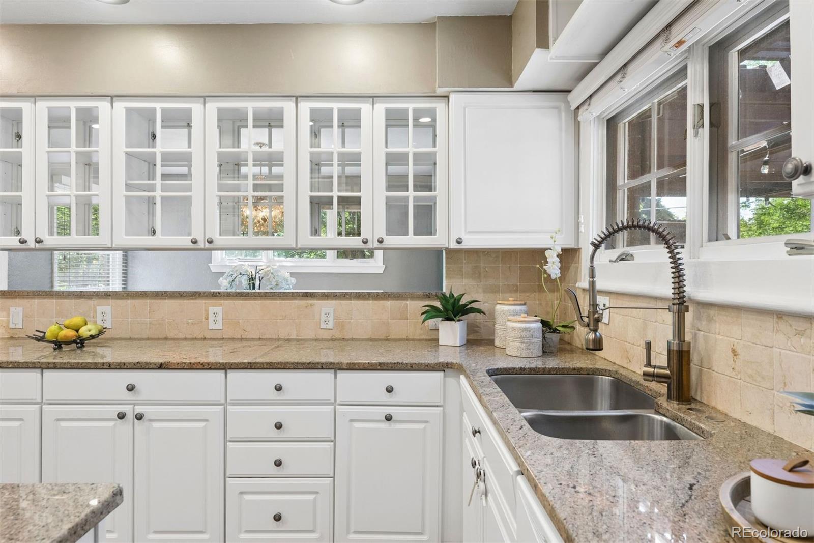 MLS Image #10 for 1905  jasmine street,denver, Colorado
