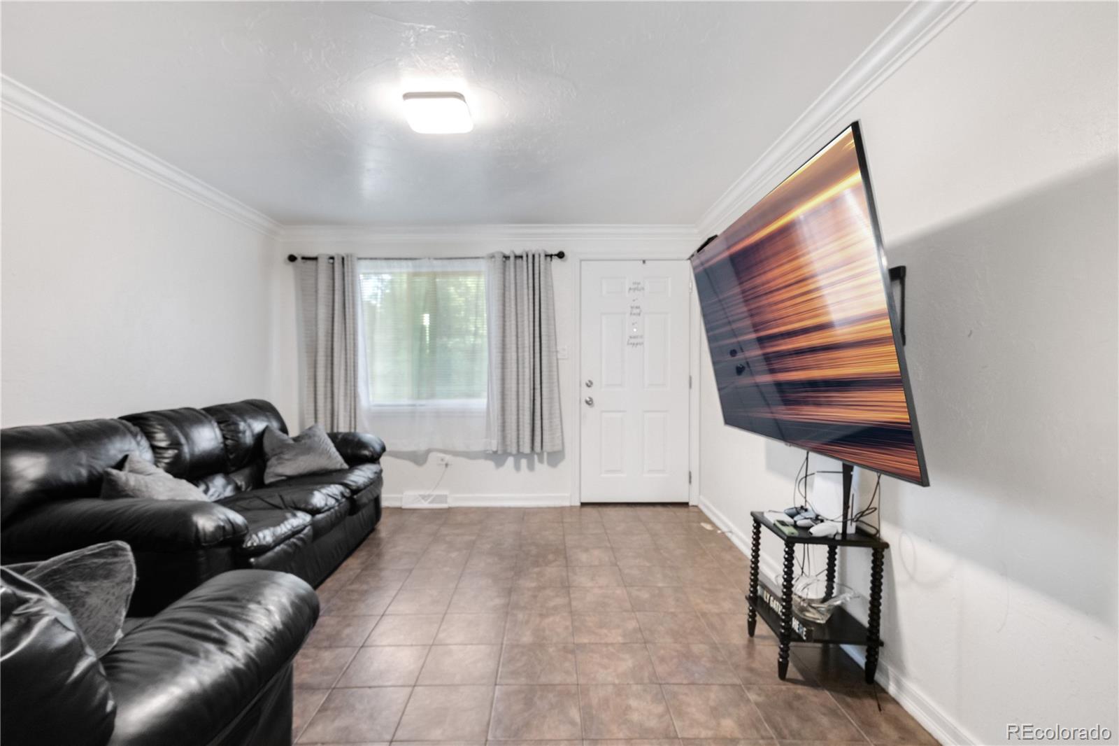 MLS Image #11 for 6427 w 11th avenue,denver, Colorado