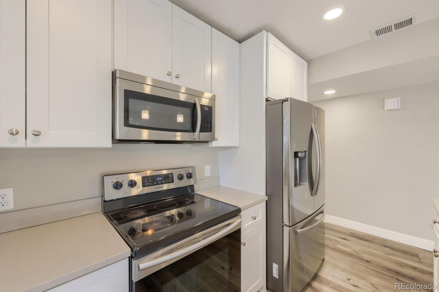 MLS Image #13 for 831  tucson street,aurora, Colorado