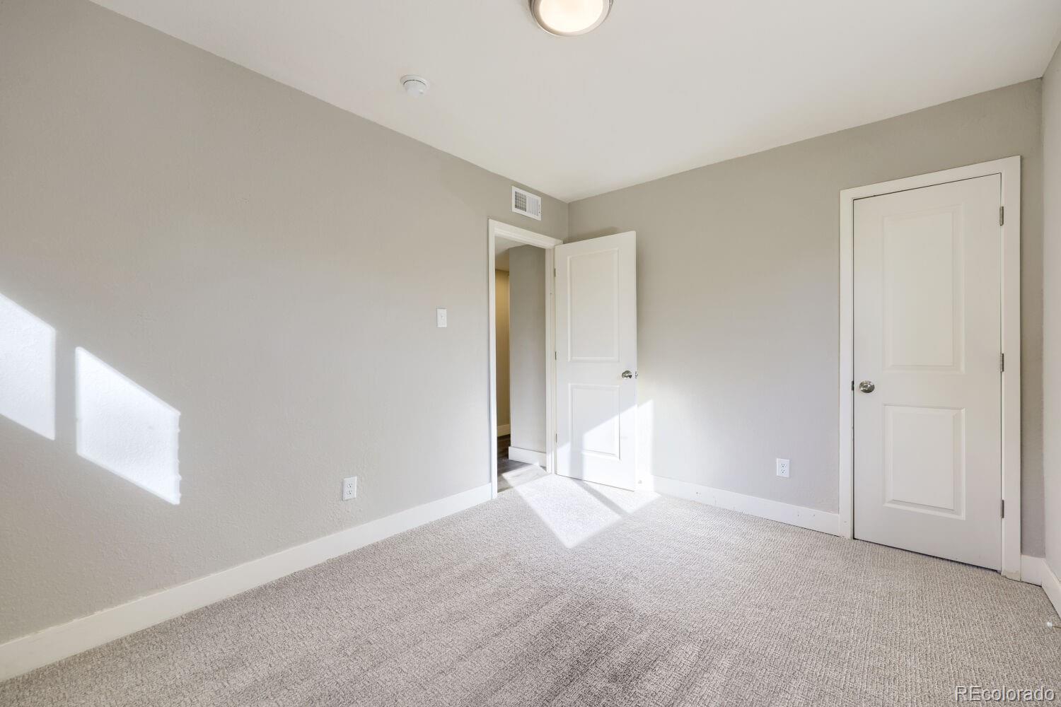 MLS Image #21 for 831  tucson street,aurora, Colorado