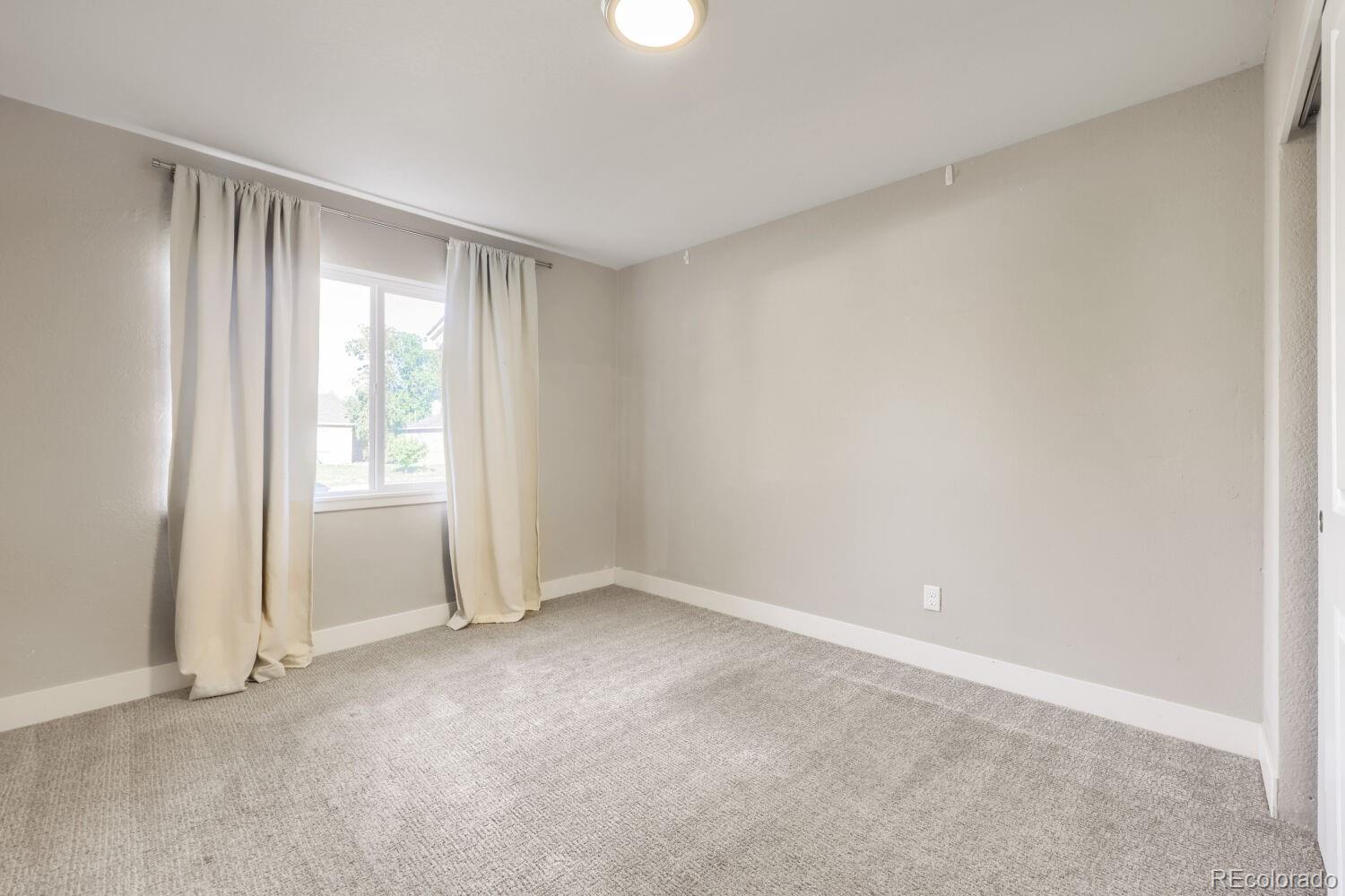 MLS Image #23 for 831  tucson street,aurora, Colorado