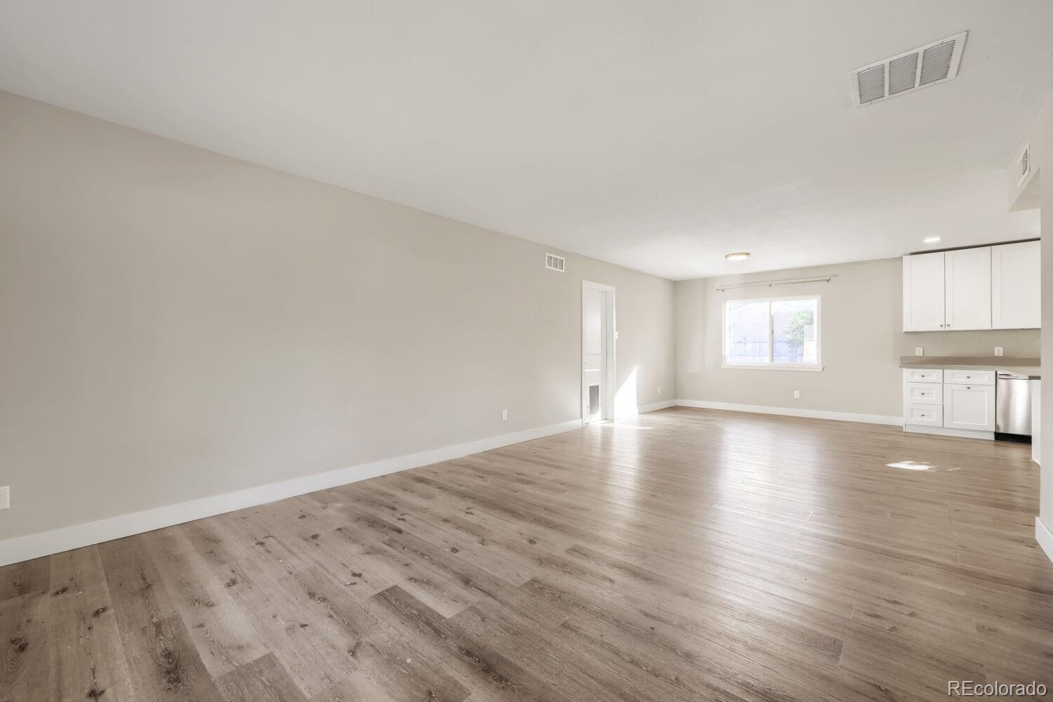 MLS Image #4 for 831  tucson street,aurora, Colorado