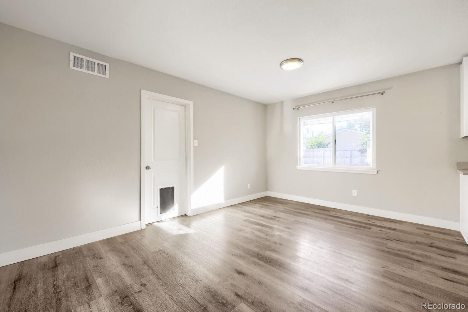MLS Image #9 for 831  tucson street,aurora, Colorado