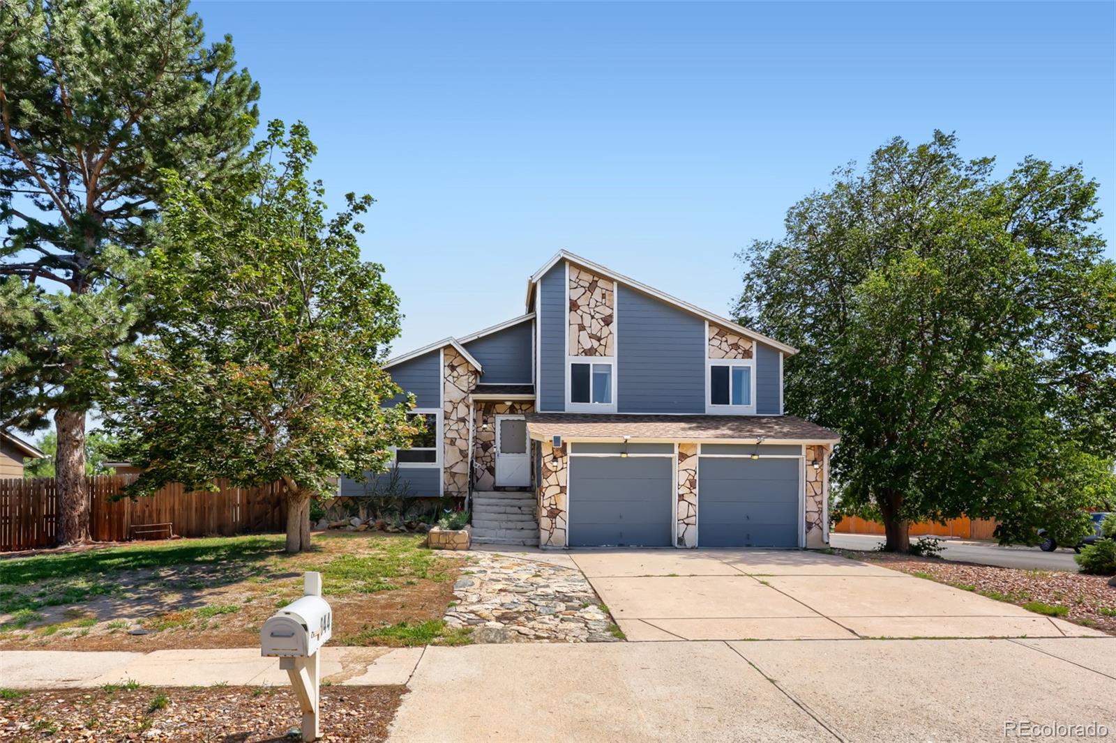 MLS Image #0 for 944 s uravan street,aurora, Colorado