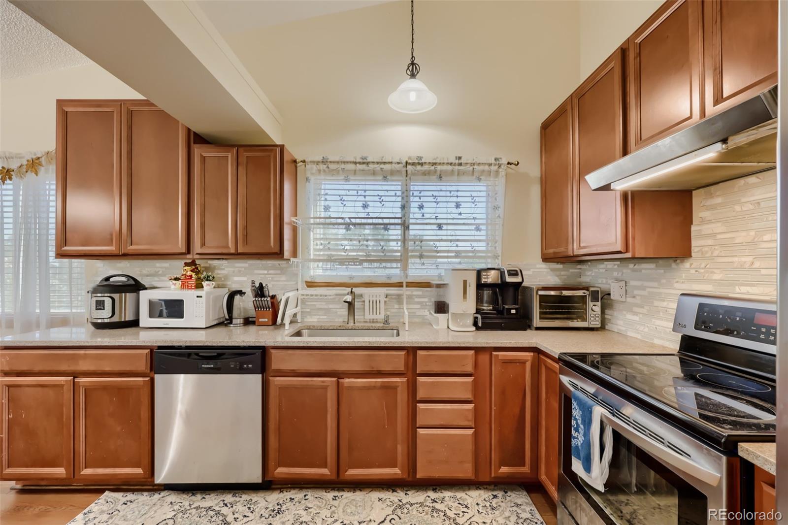 MLS Image #10 for 944 s uravan street,aurora, Colorado