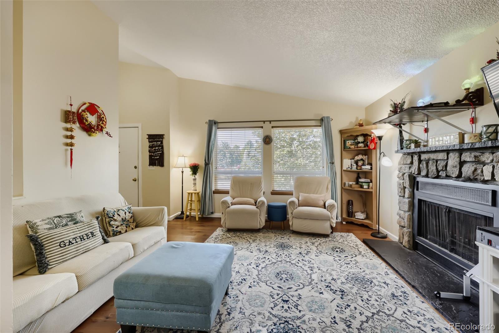 MLS Image #2 for 944 s uravan street,aurora, Colorado
