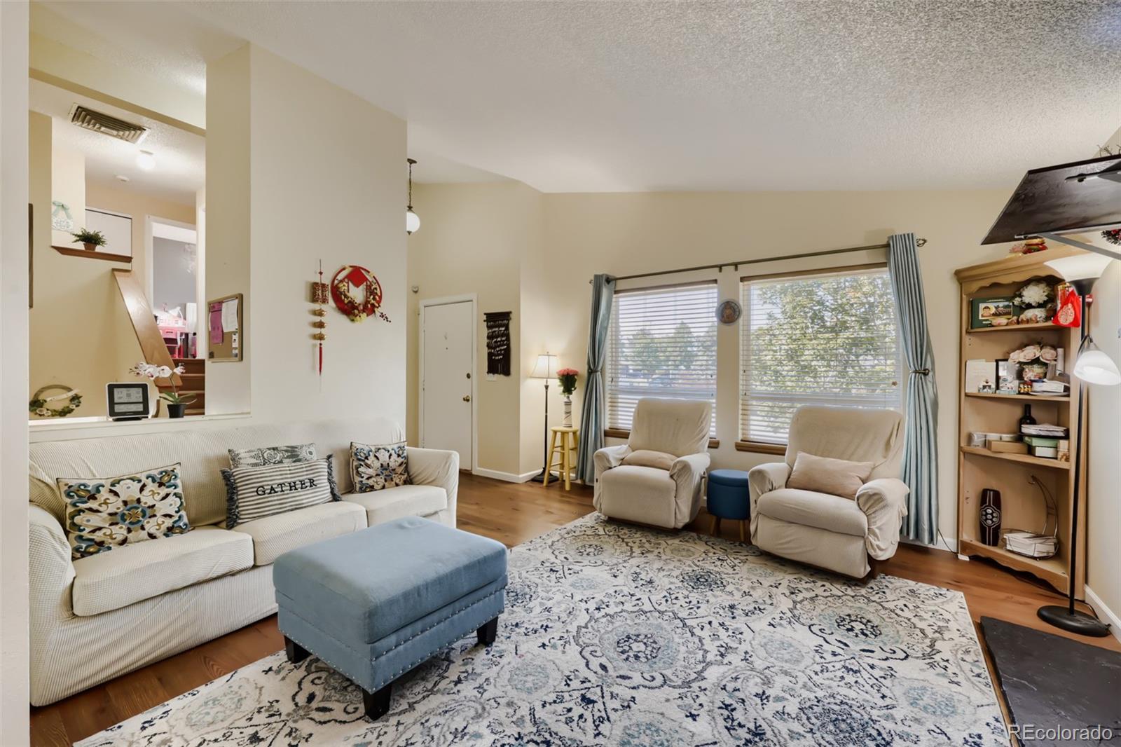 MLS Image #6 for 944 s uravan street,aurora, Colorado