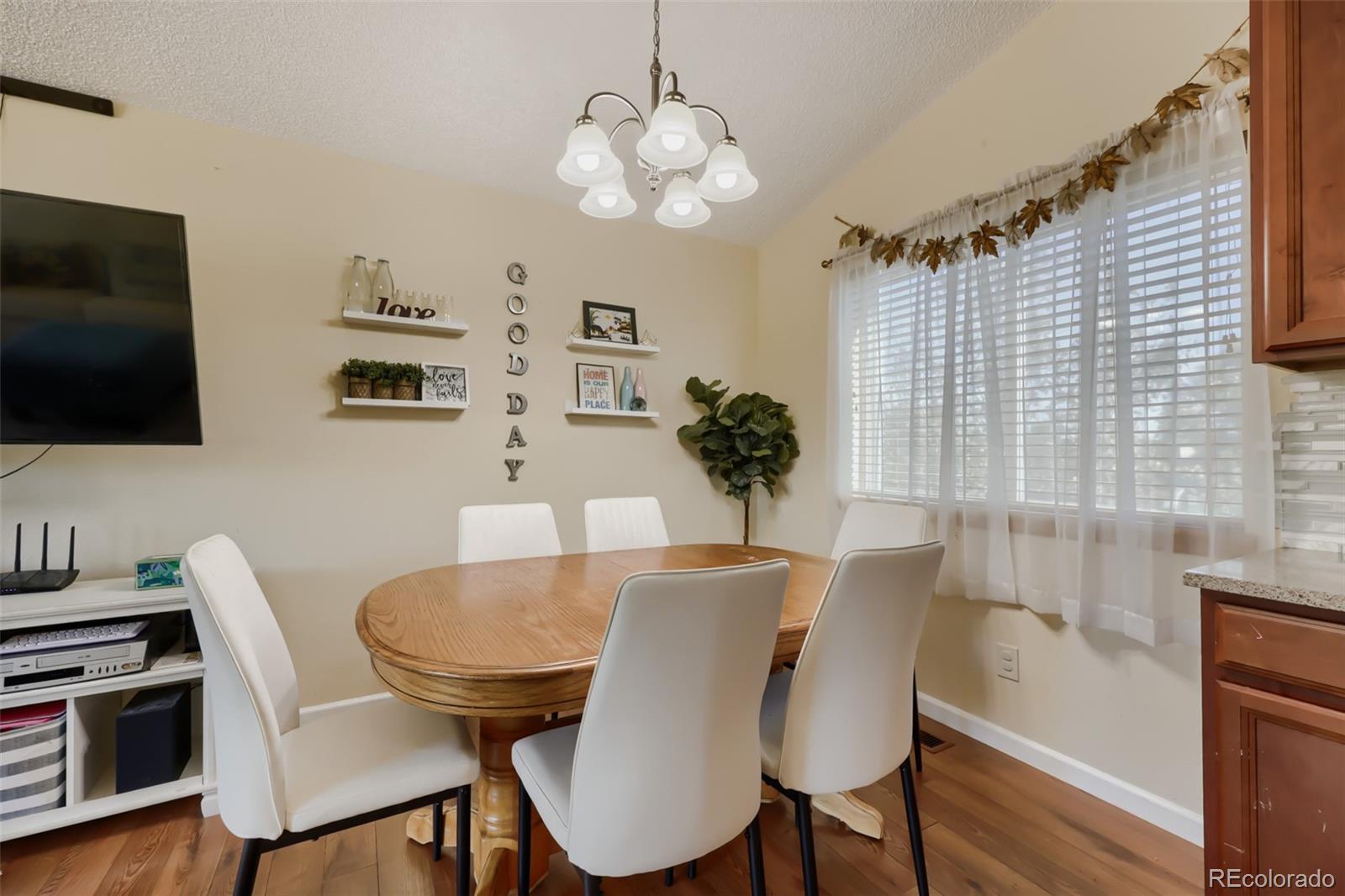 MLS Image #7 for 944 s uravan street,aurora, Colorado