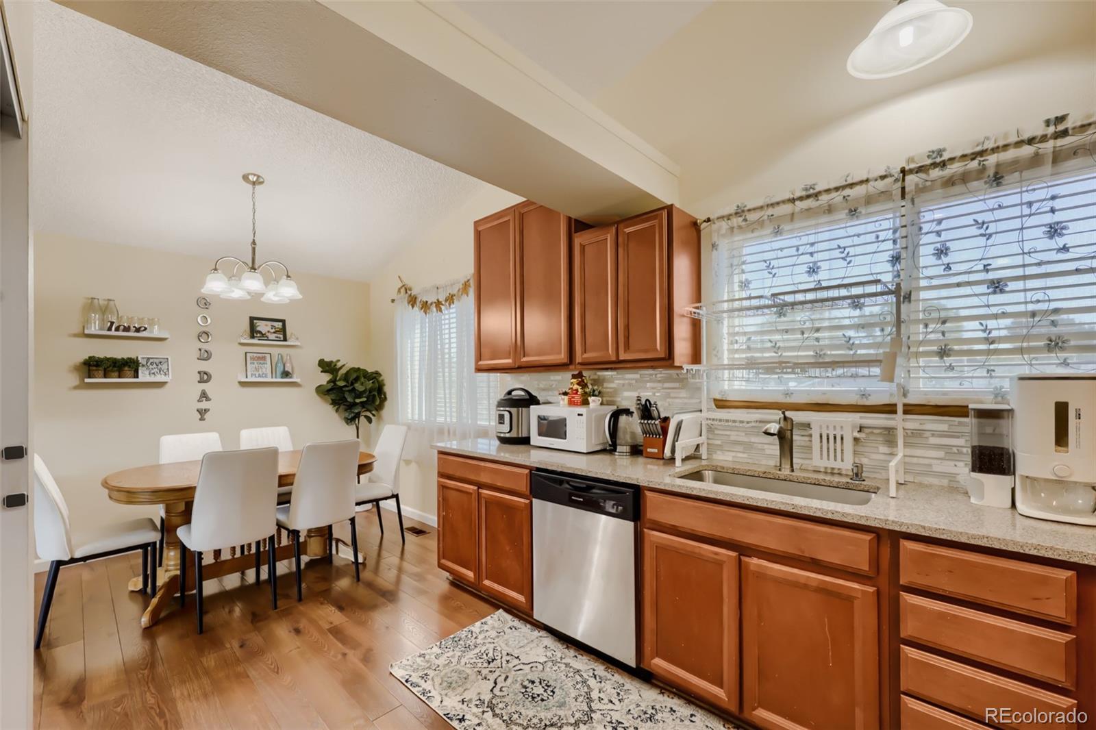 MLS Image #9 for 944 s uravan street,aurora, Colorado