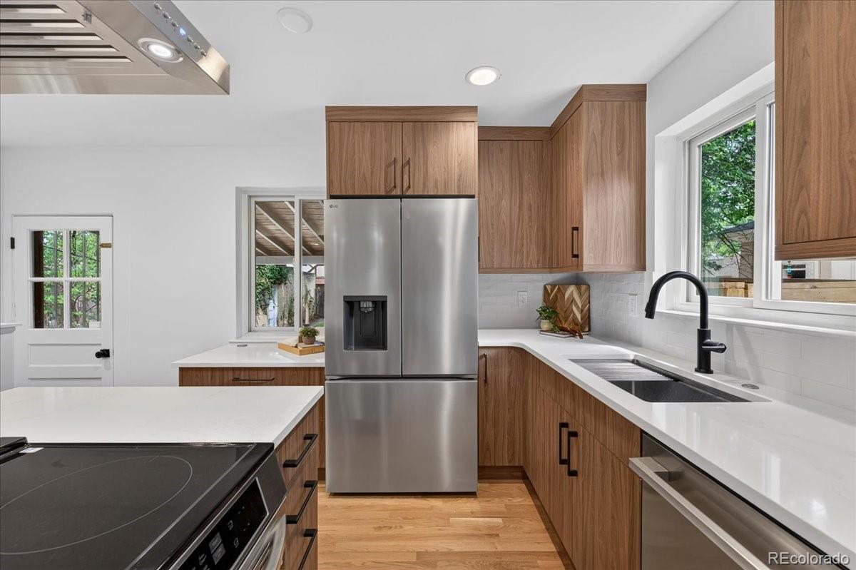 MLS Image #10 for 710  dahlia street,denver, Colorado