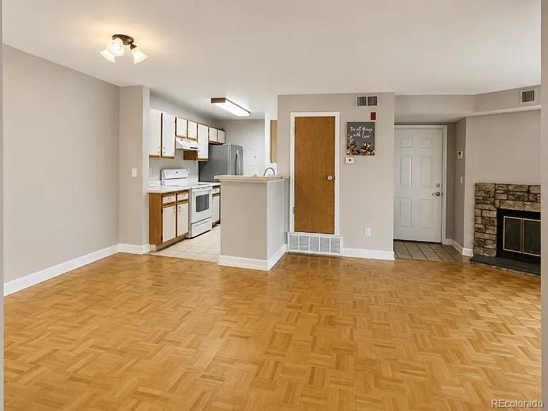 MLS Image #3 for 9510 e florida avenue 1052,denver, Colorado