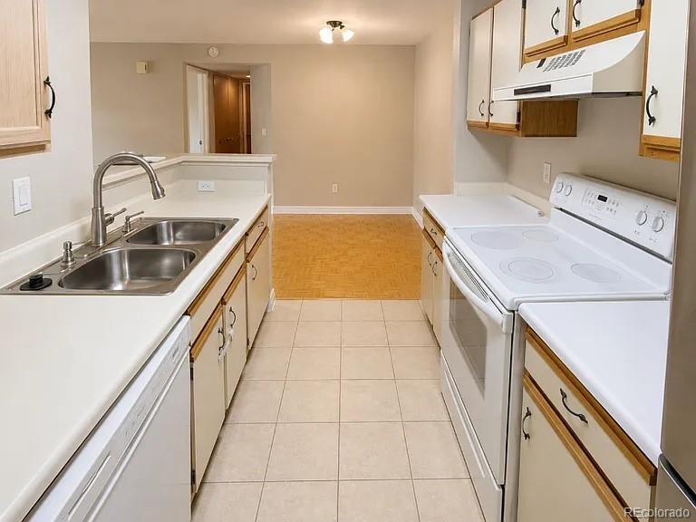 MLS Image #5 for 9510 e florida avenue 1052,denver, Colorado