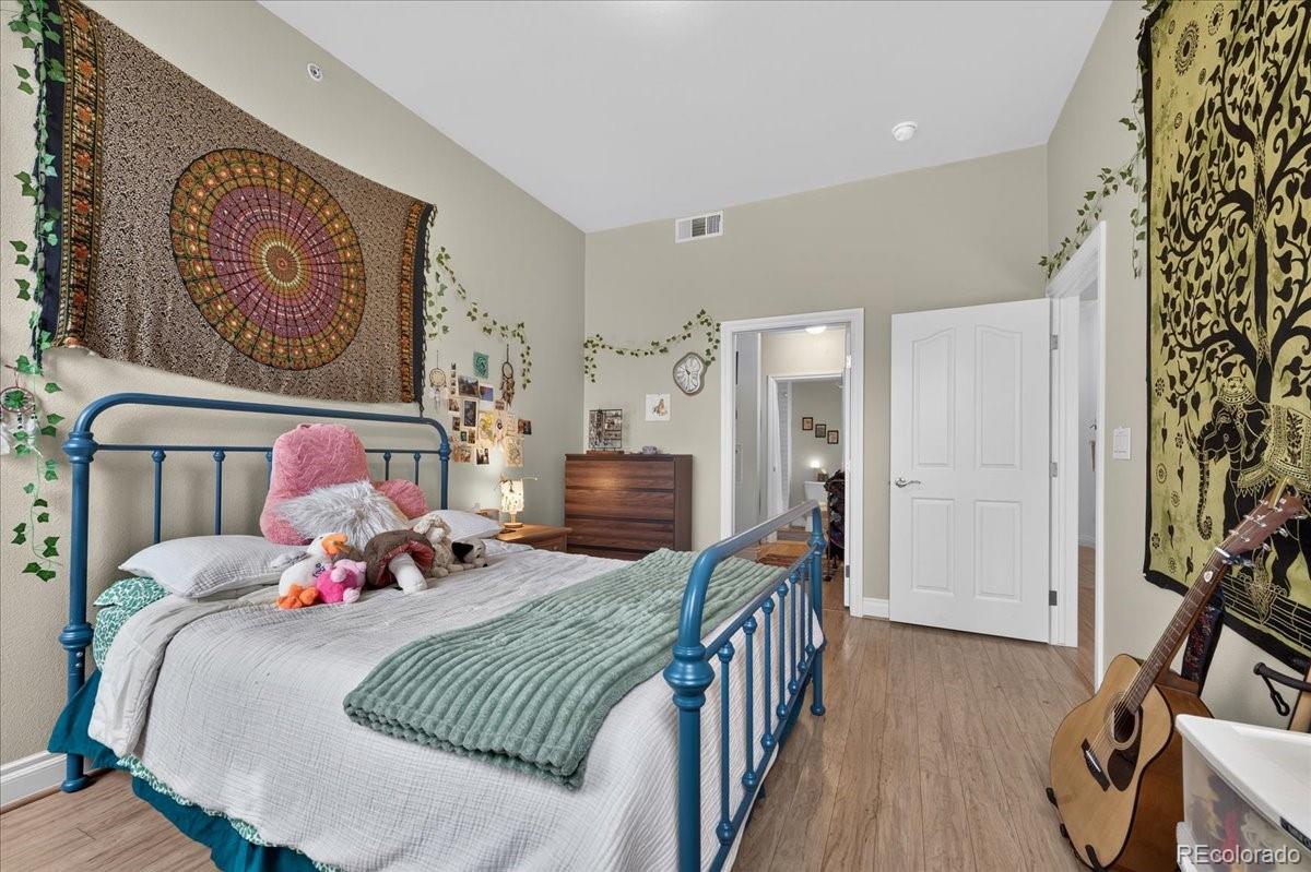 MLS Image #18 for 1700 n emerson street,denver, Colorado