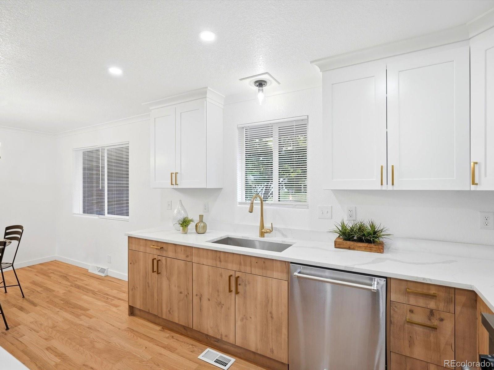 MLS Image #18 for 2451 s holly place,denver, Colorado