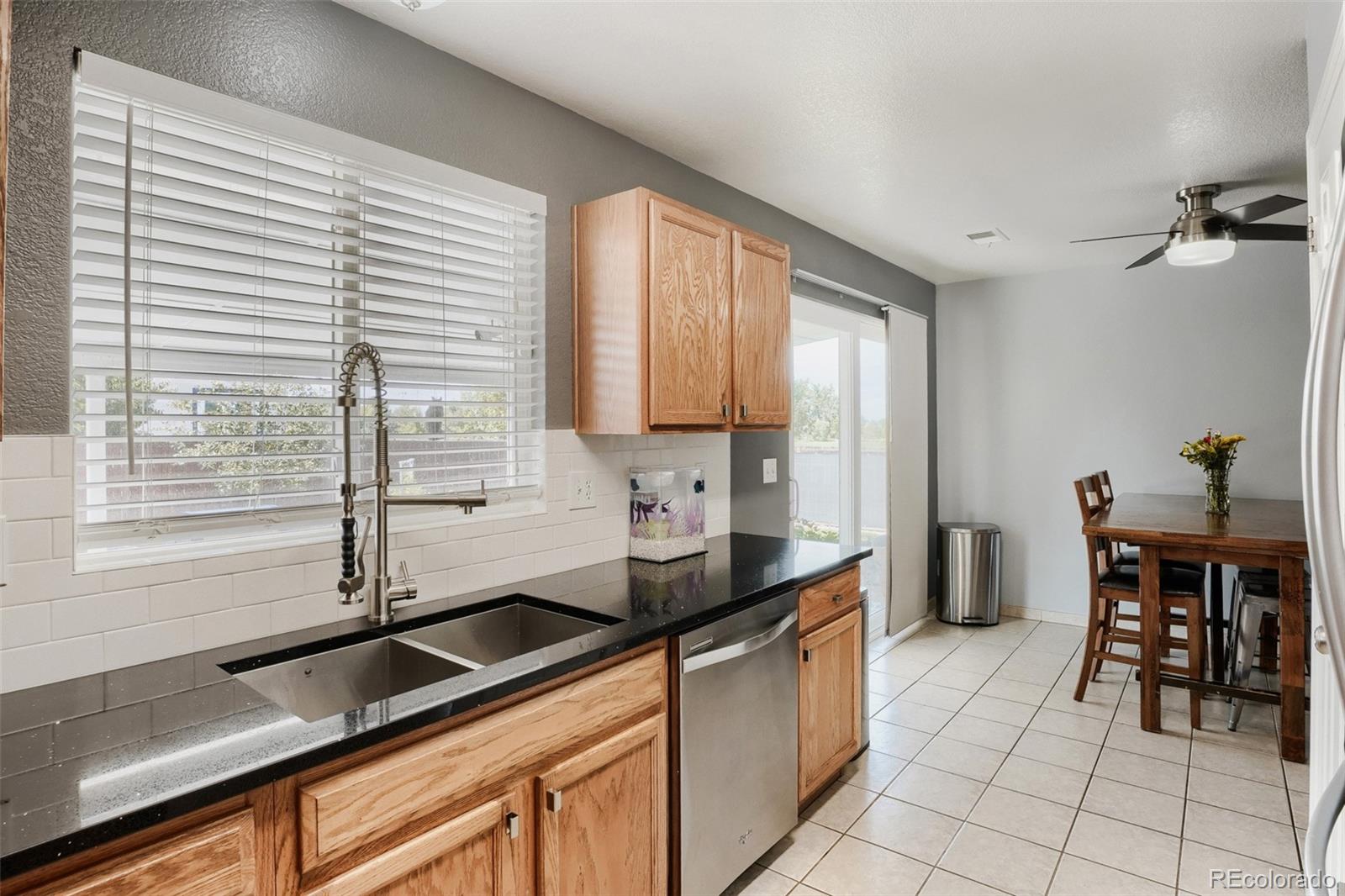 MLS Image #12 for 15673 e 51st place,denver, Colorado