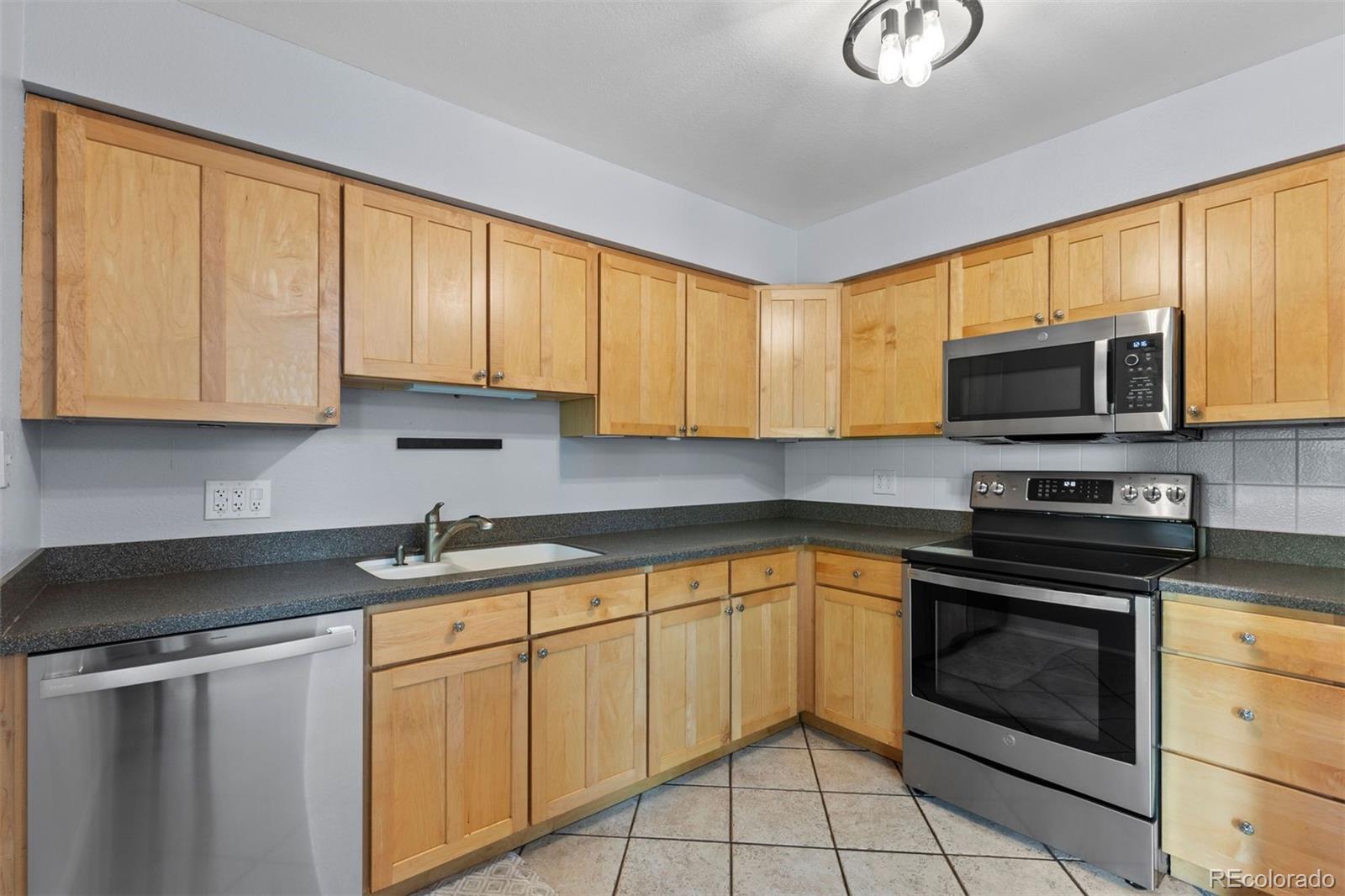 MLS Image #22 for 1553 s tucson street,aurora, Colorado
