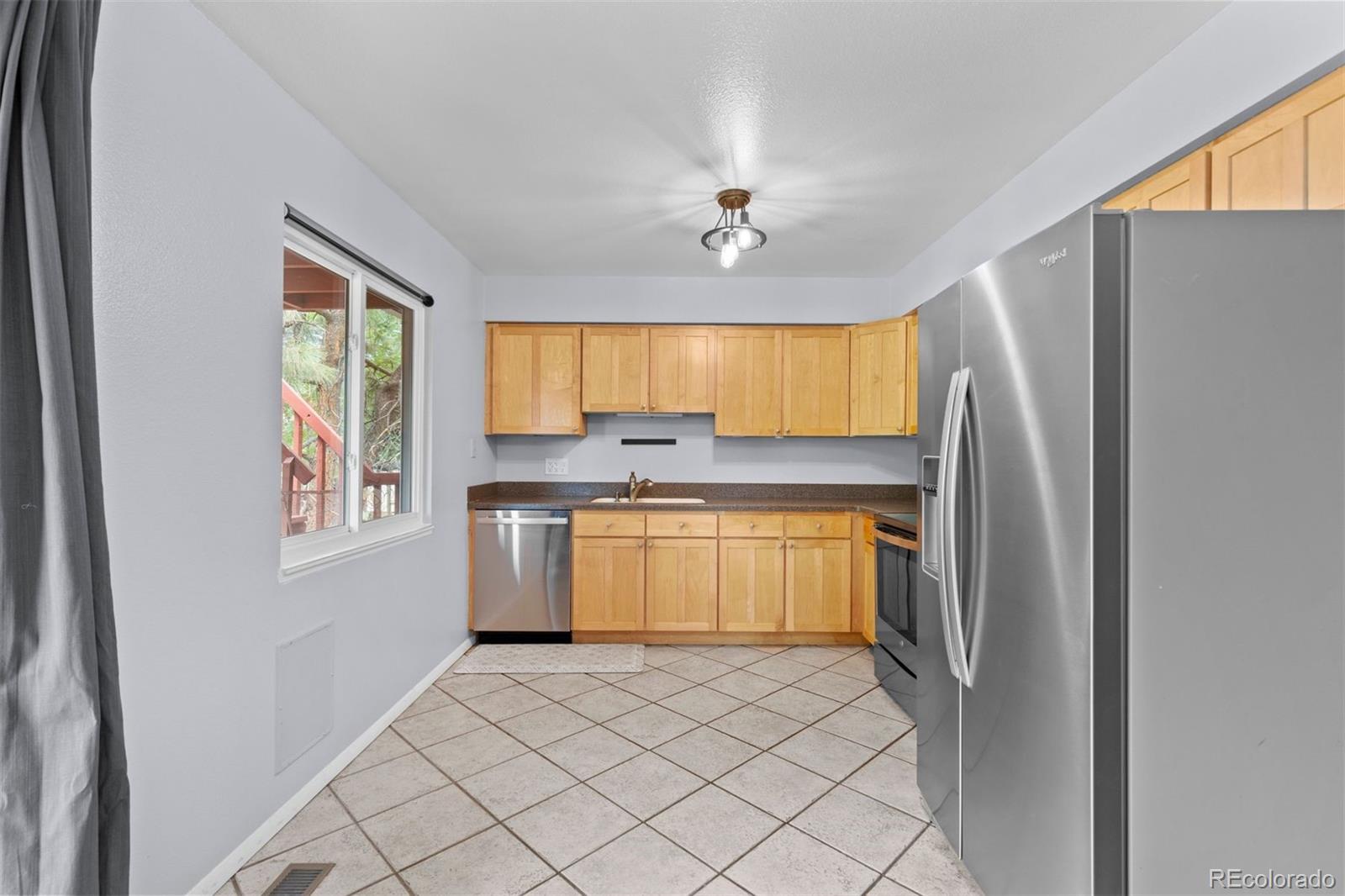 MLS Image #5 for 1553 s tucson street,aurora, Colorado