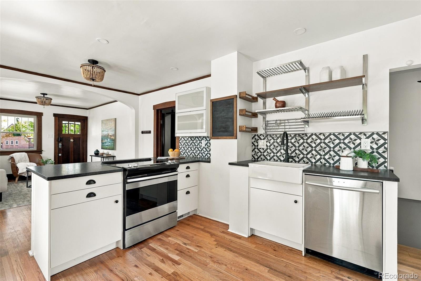 MLS Image #11 for 3196 s logan street,englewood, Colorado