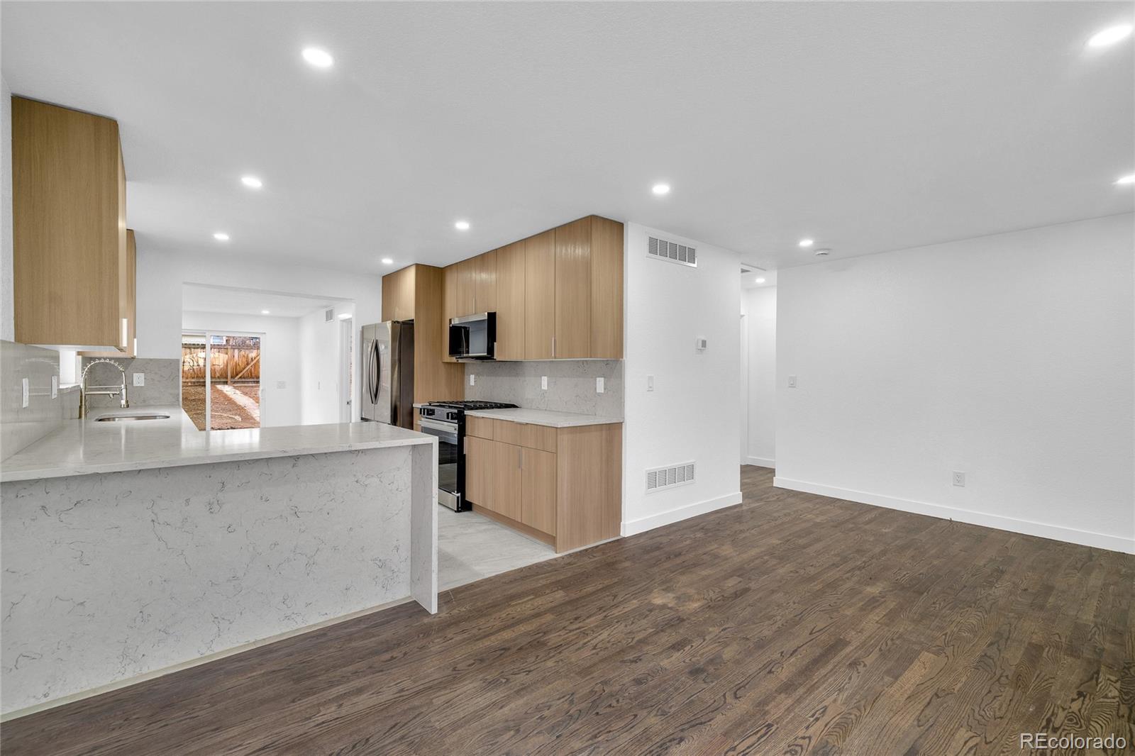 MLS Image #9 for 1551 w hoye place,denver, Colorado