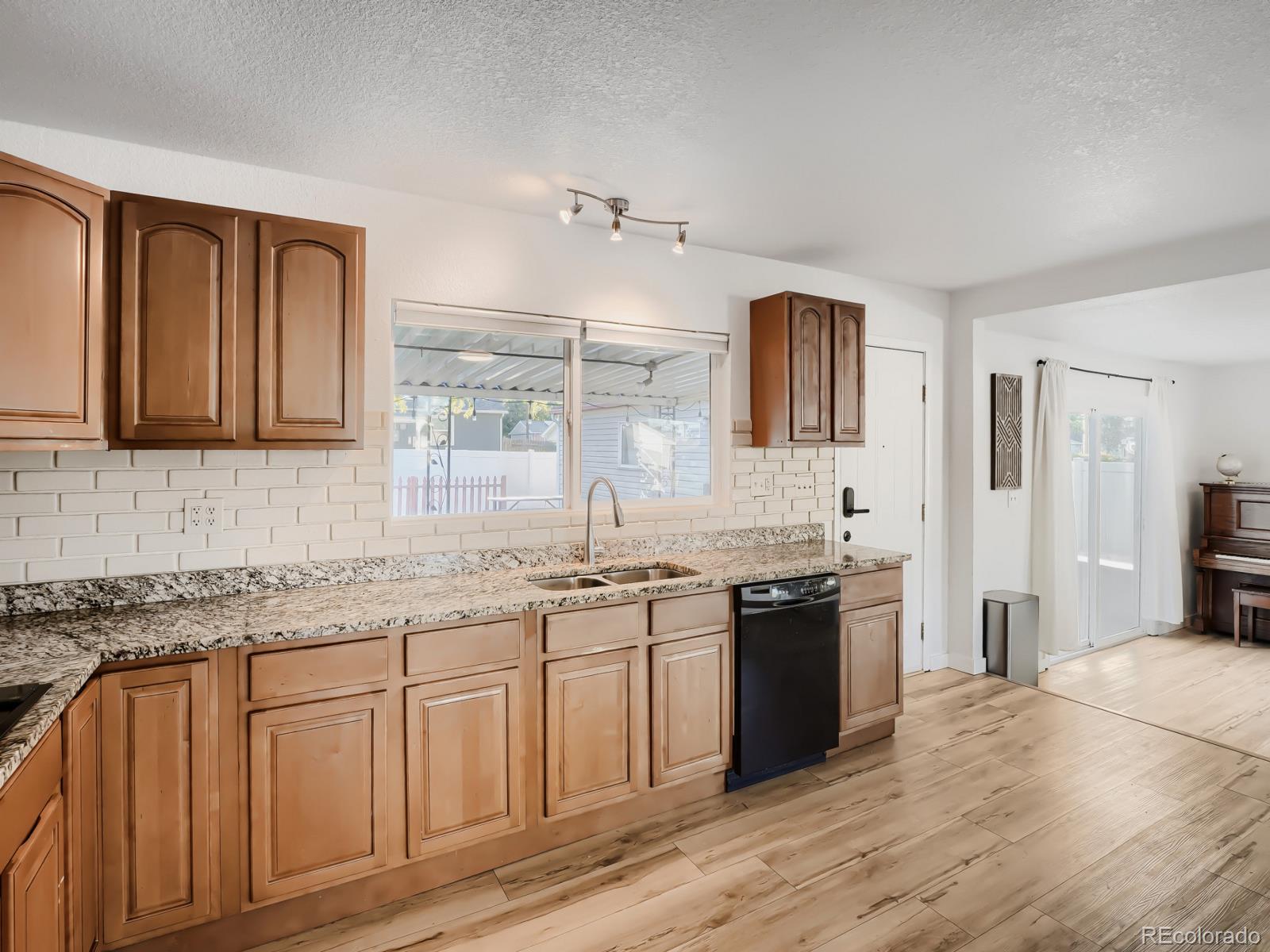 MLS Image #5 for 5533  raritan way,denver, Colorado