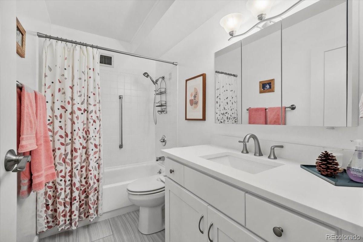 MLS Image #13 for 700 s alton way,denver, Colorado